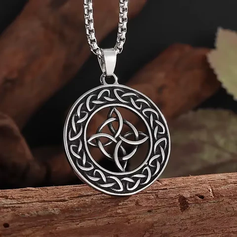 Collar Nudo De Brujas En Circulo Rodeado De Nudo Celta