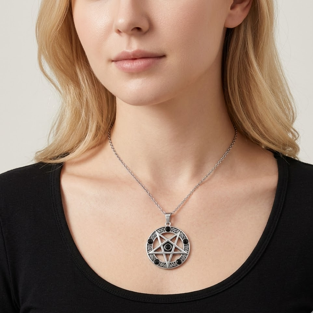 Circon Negro - Collar Pentagrama Punta Hacia Abajo
