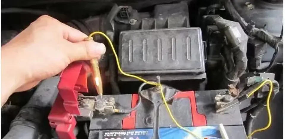 Lápiz Probador de Circuitos y Fusibles 6V/12V/24V 8