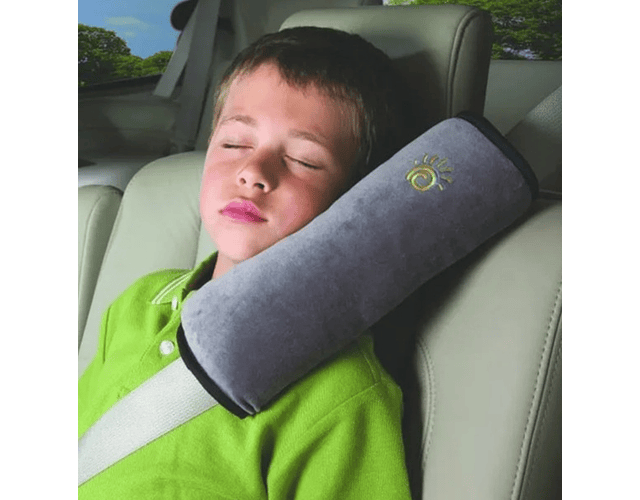 Almohada gris cinturón seguridad