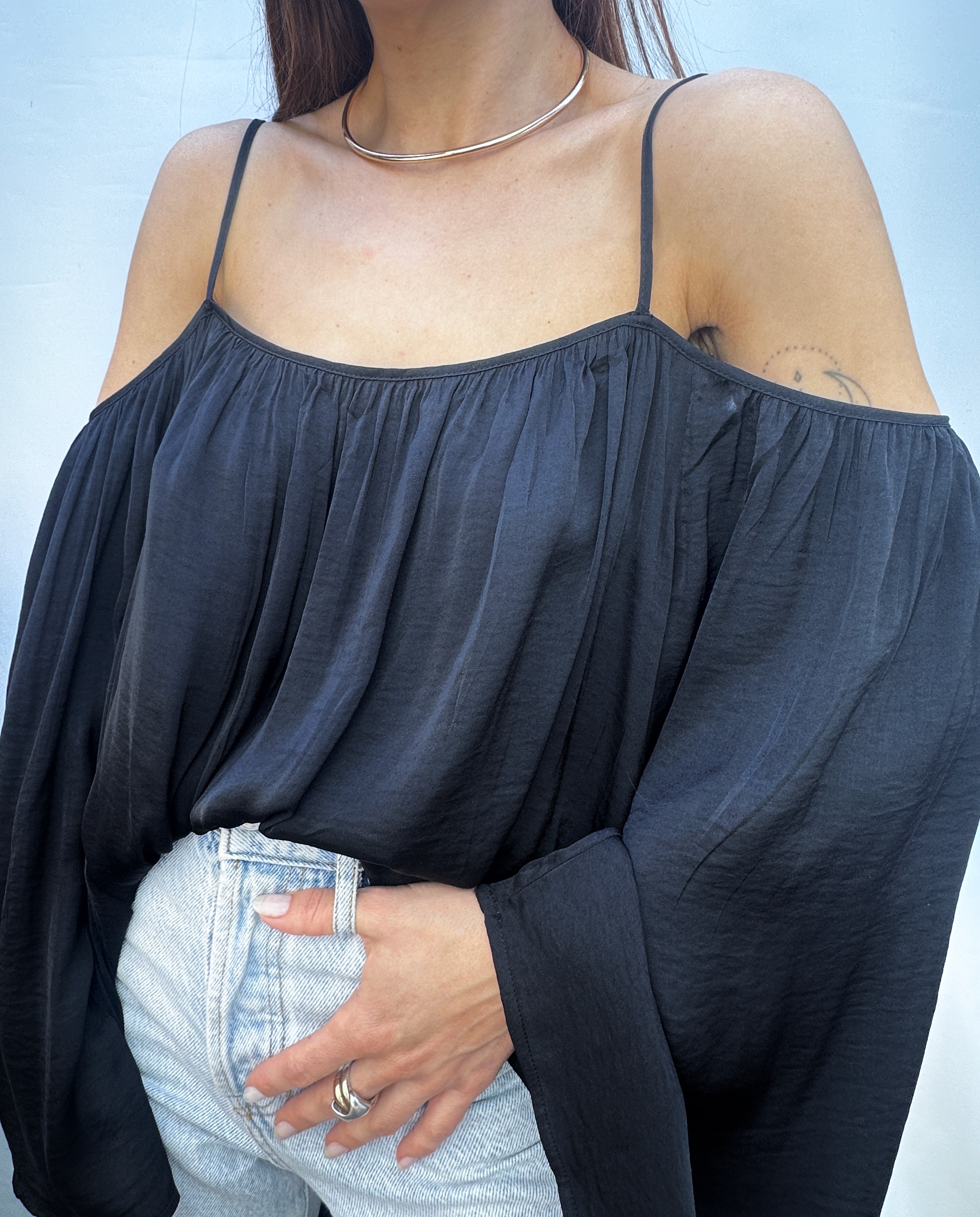 POLERA HOMBROS DESCUBIERTOS I L 2