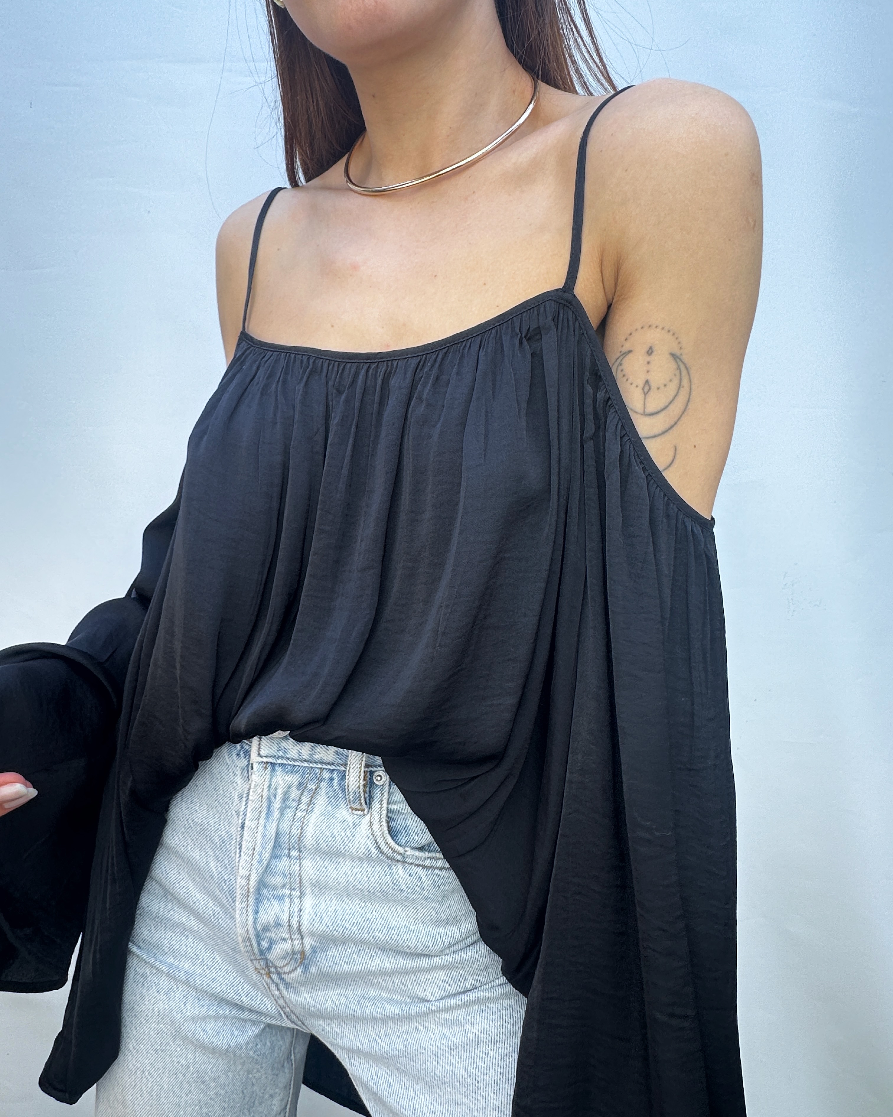 POLERA HOMBROS DESCUBIERTOS I L 3