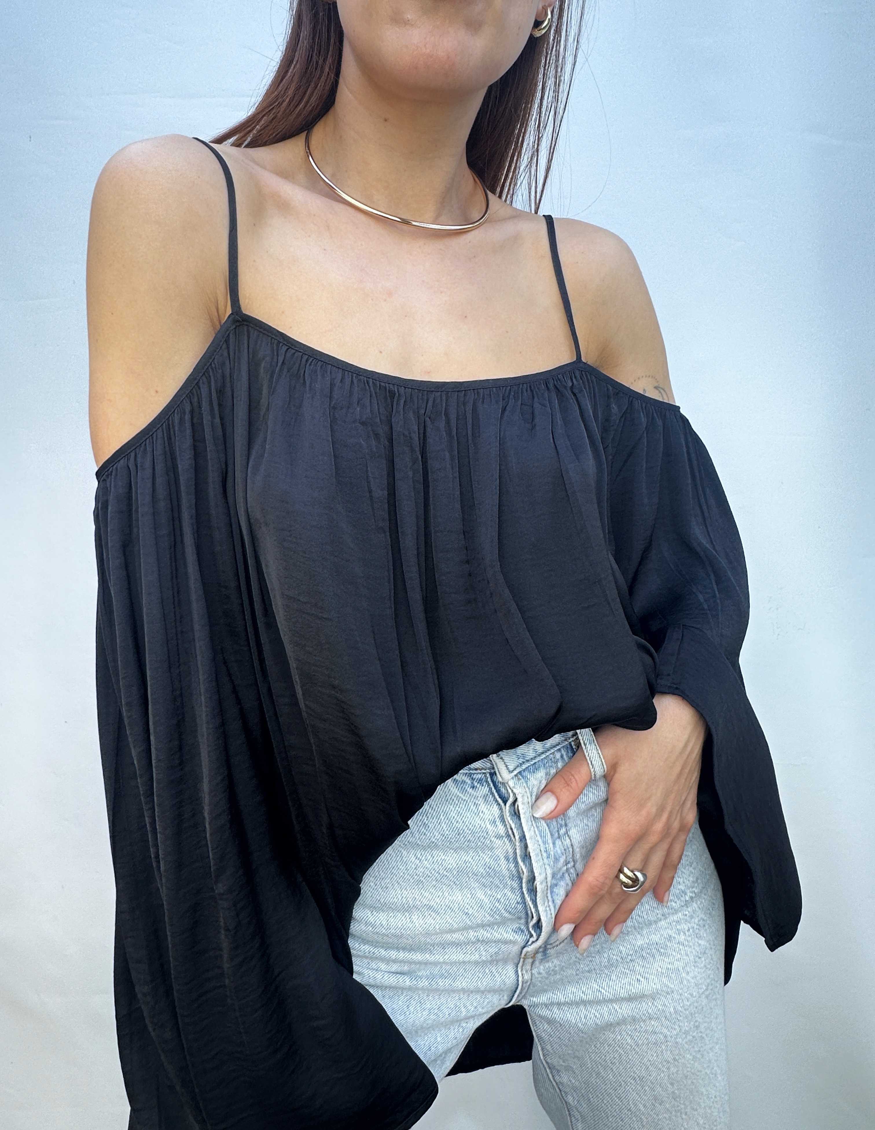 POLERA HOMBROS DESCUBIERTOS I L 4