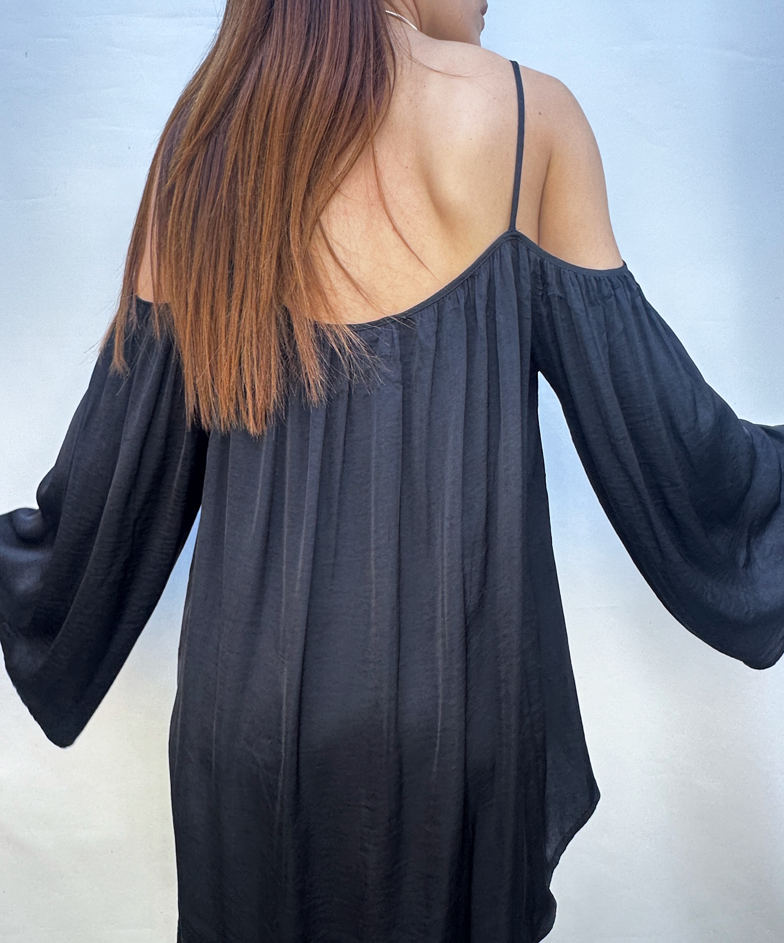 POLERA HOMBROS DESCUBIERTOS I L 6