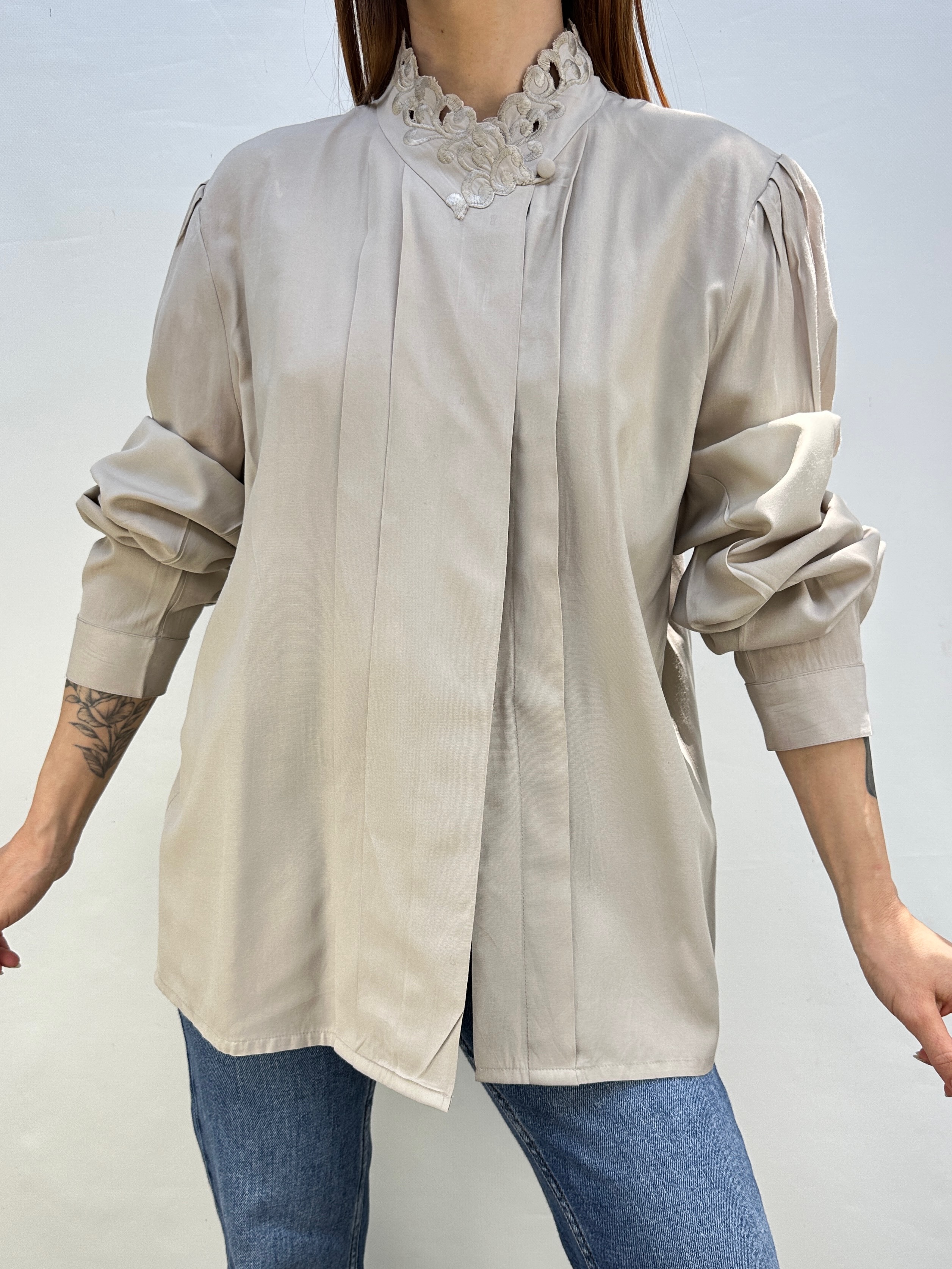 BLUSA VINTAGE TAUPÉ I L 2