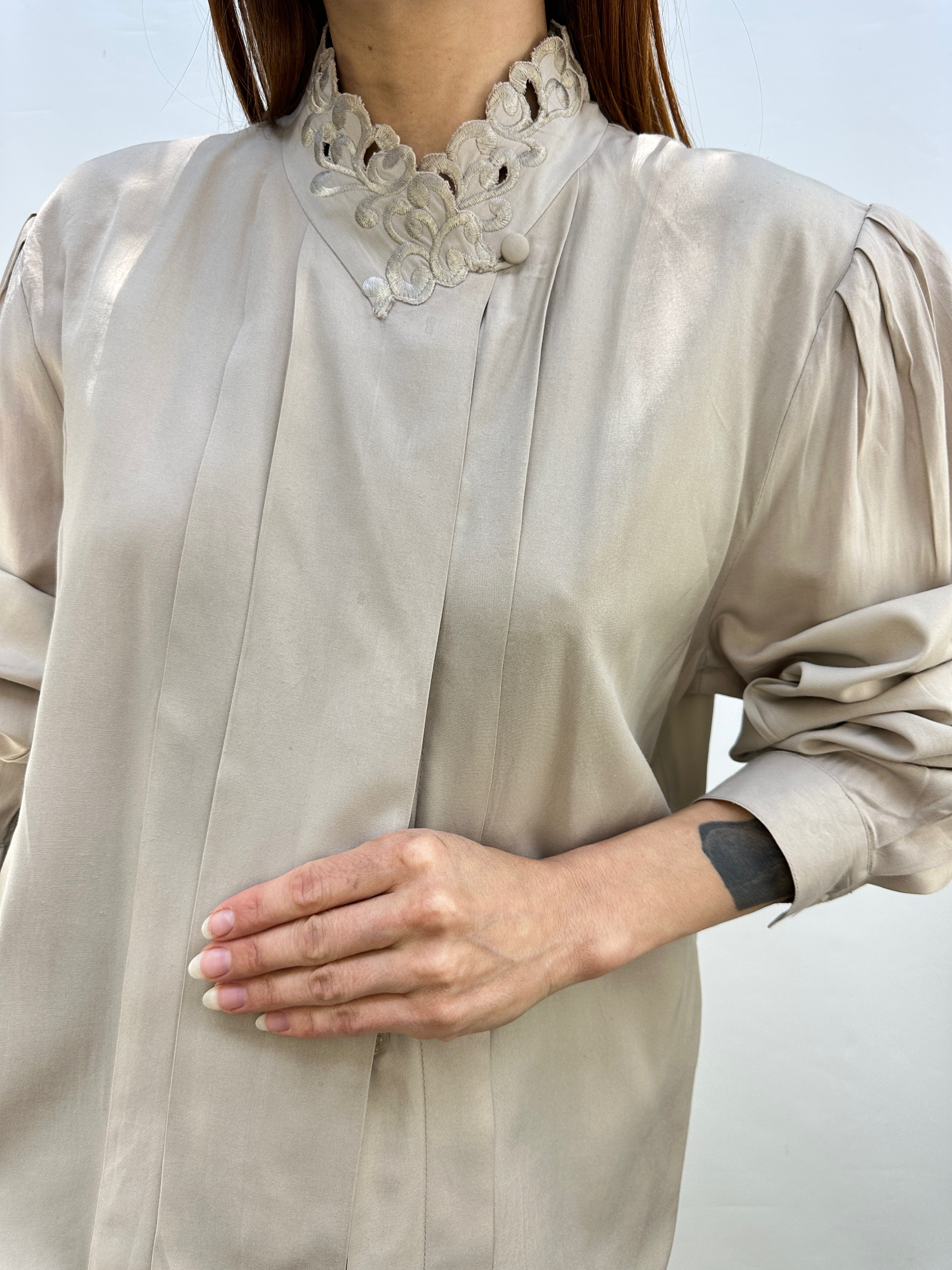 BLUSA VINTAGE TAUPÉ I L 5