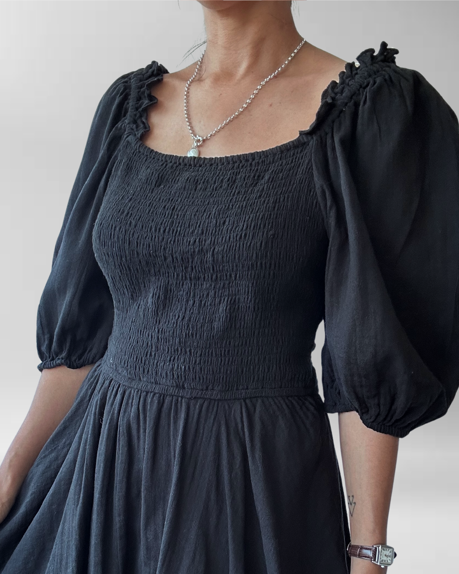 VESTIDO NEGRO FRUNCIDO | L 4