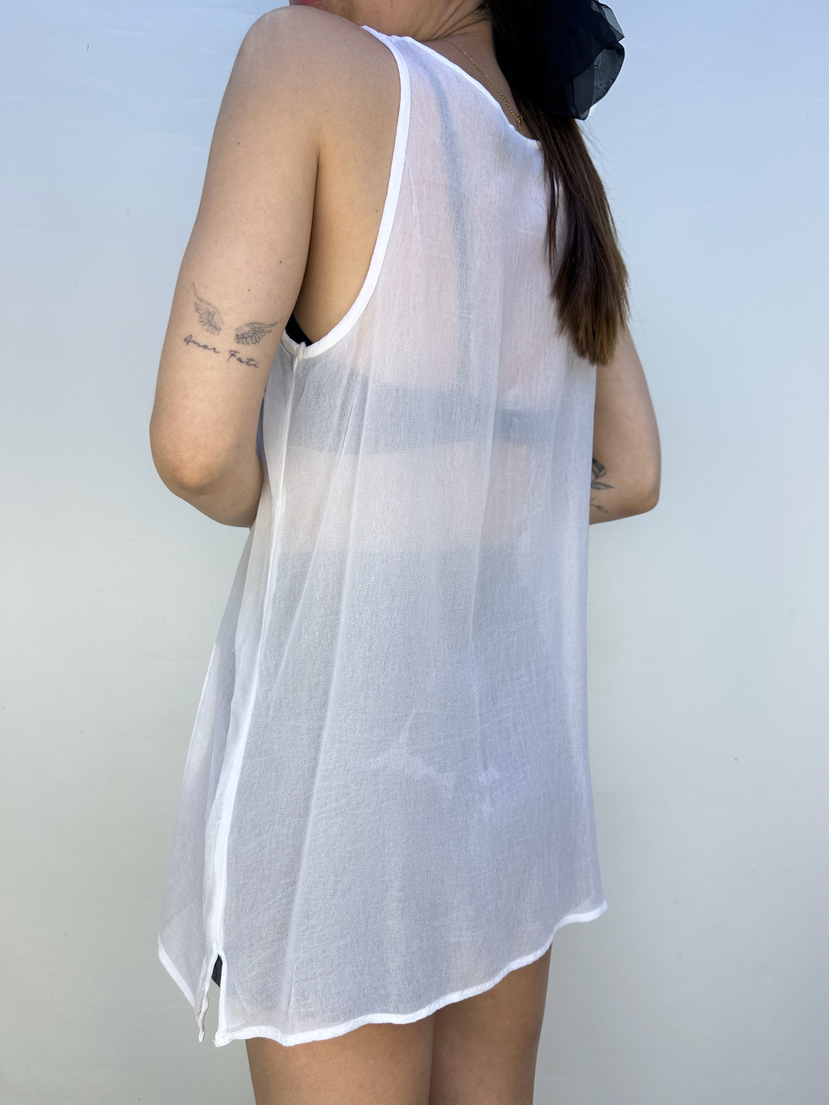 POLERA DKNY BORDADA I M 3