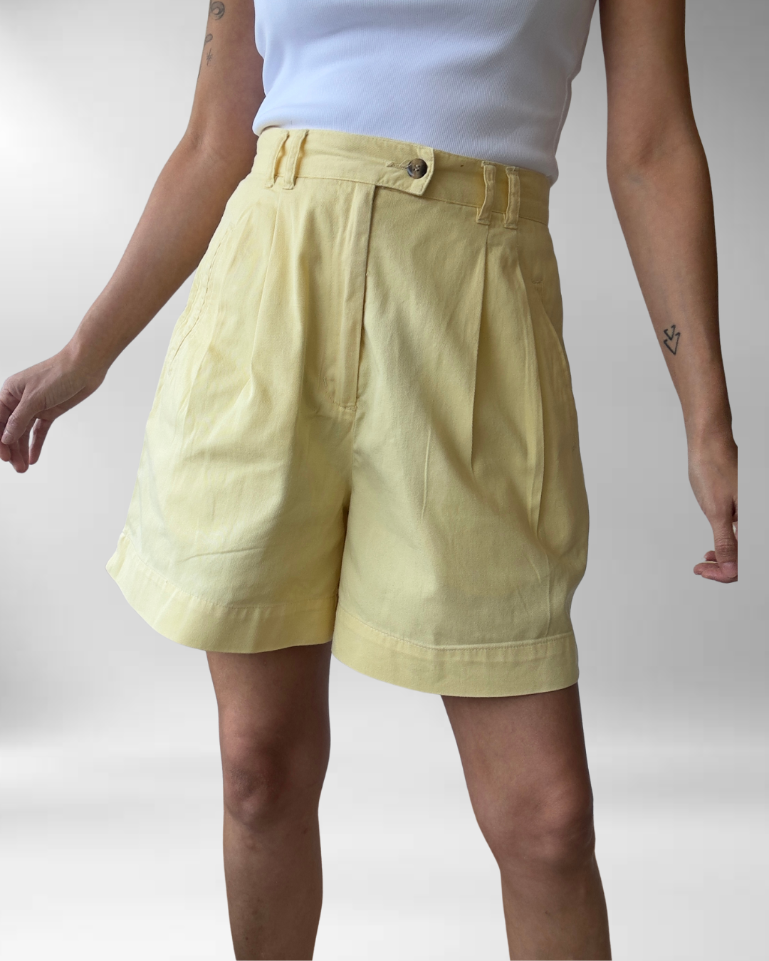SHORT AMARILLO | 38 3