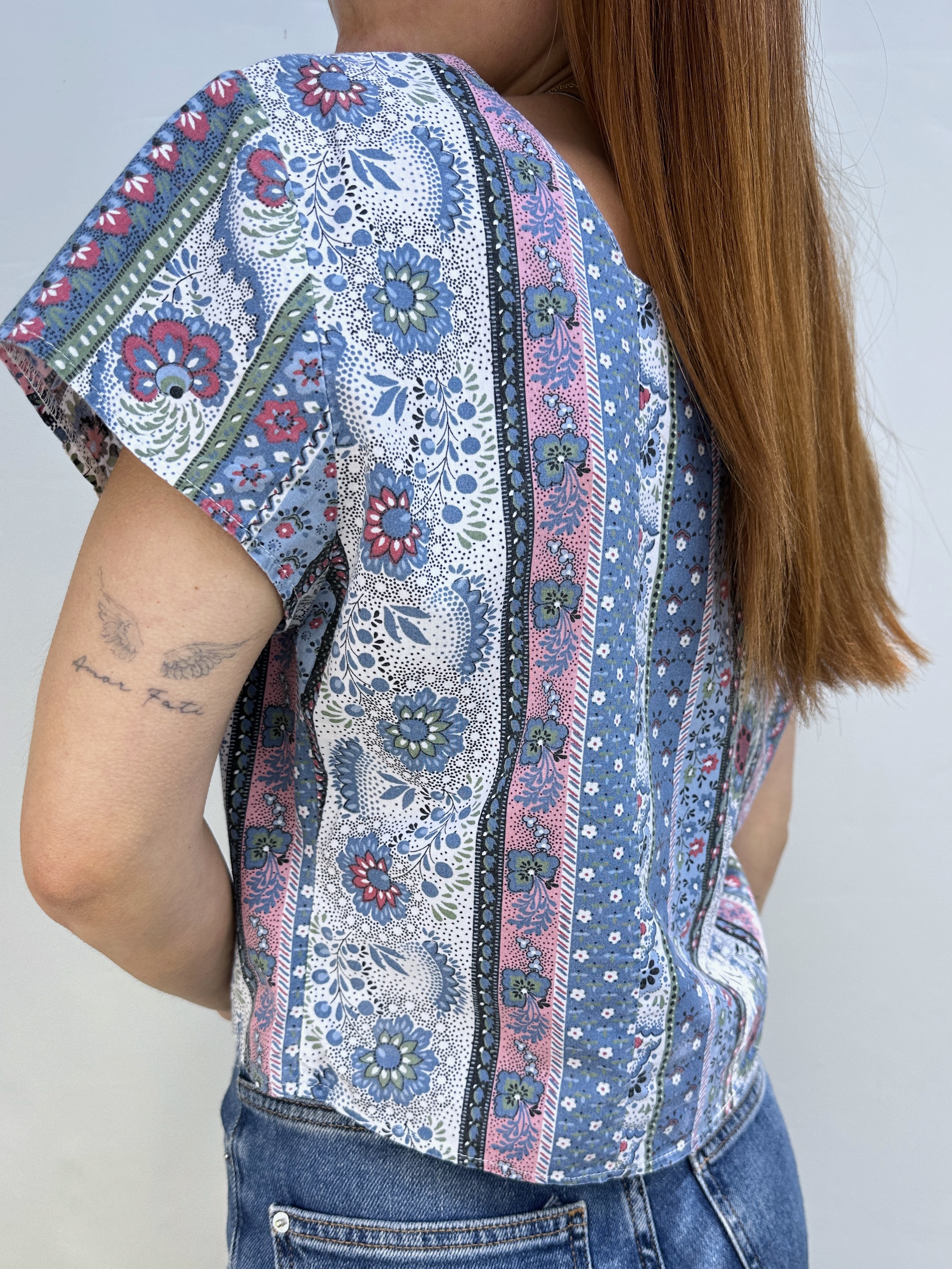 POLERA VINTAGE FLOREADA I M 4