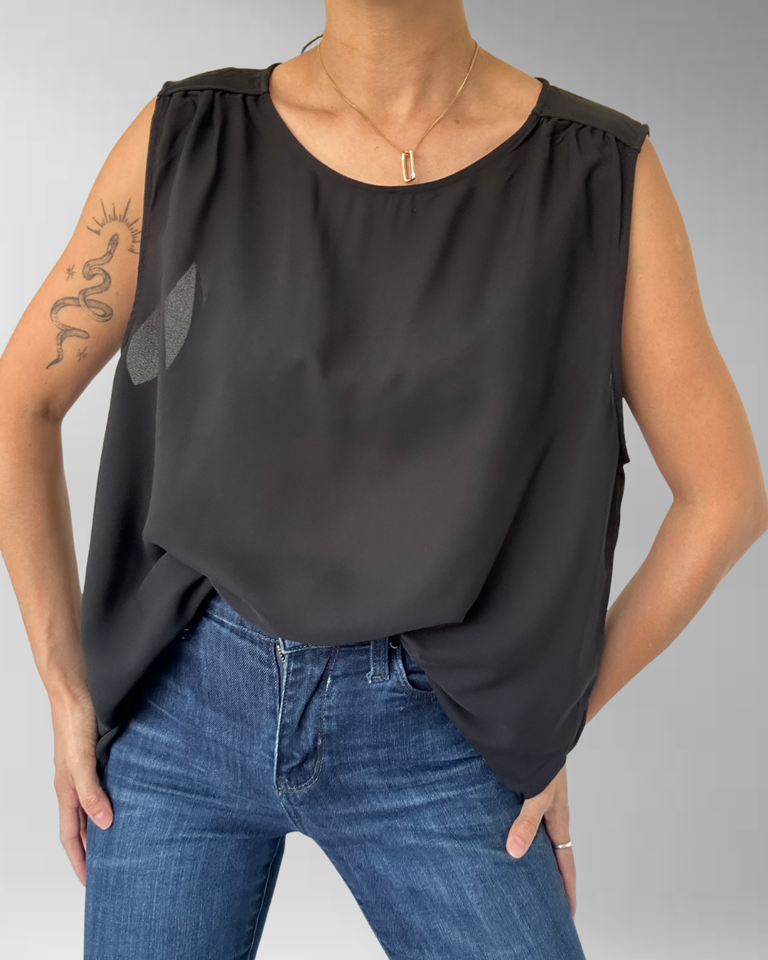 POLERA NEGRA I XL 5