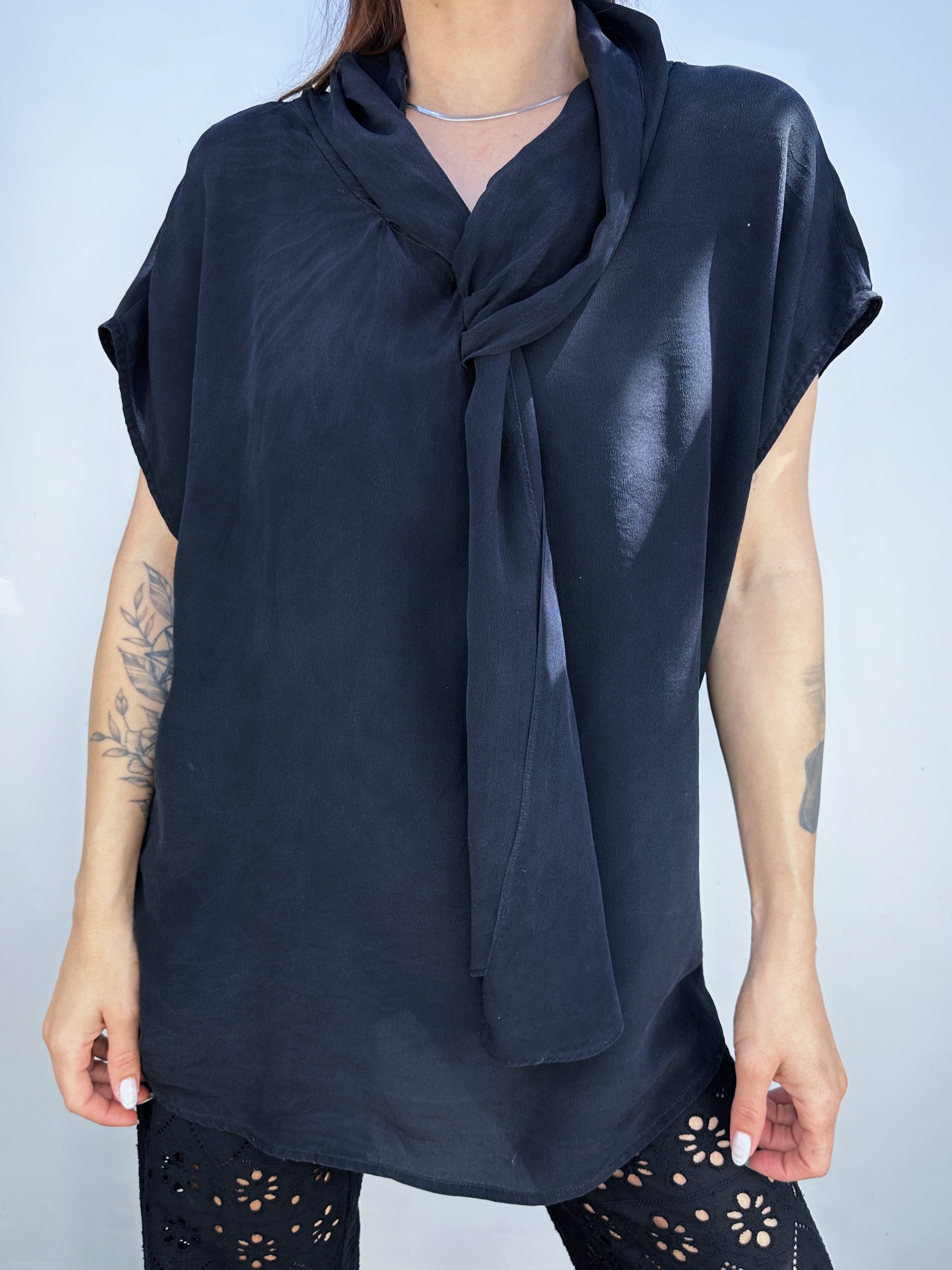 POLERA SEDA NEGRA | L-XL 2