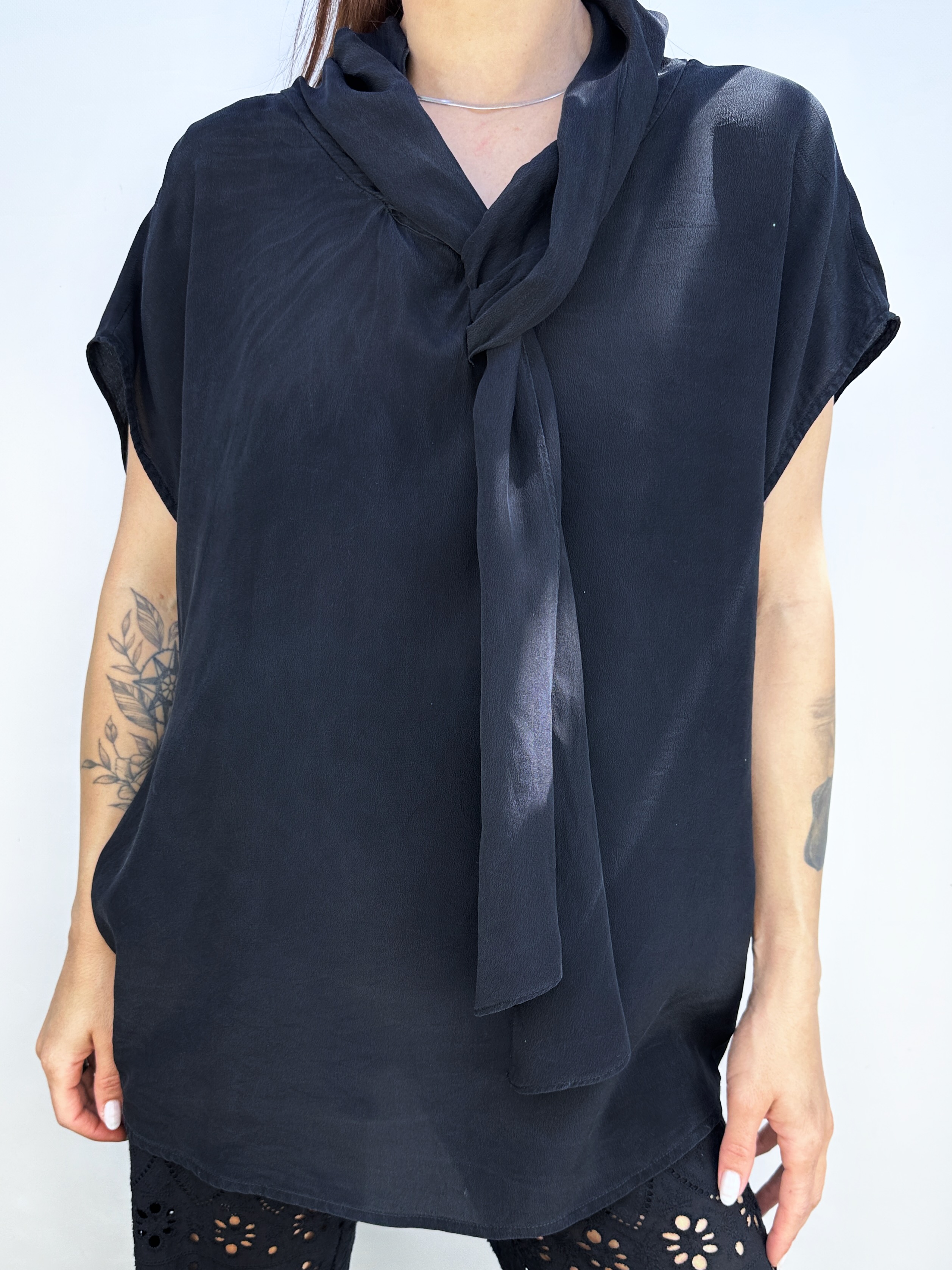 POLERA SEDA NEGRA | L-XL 4