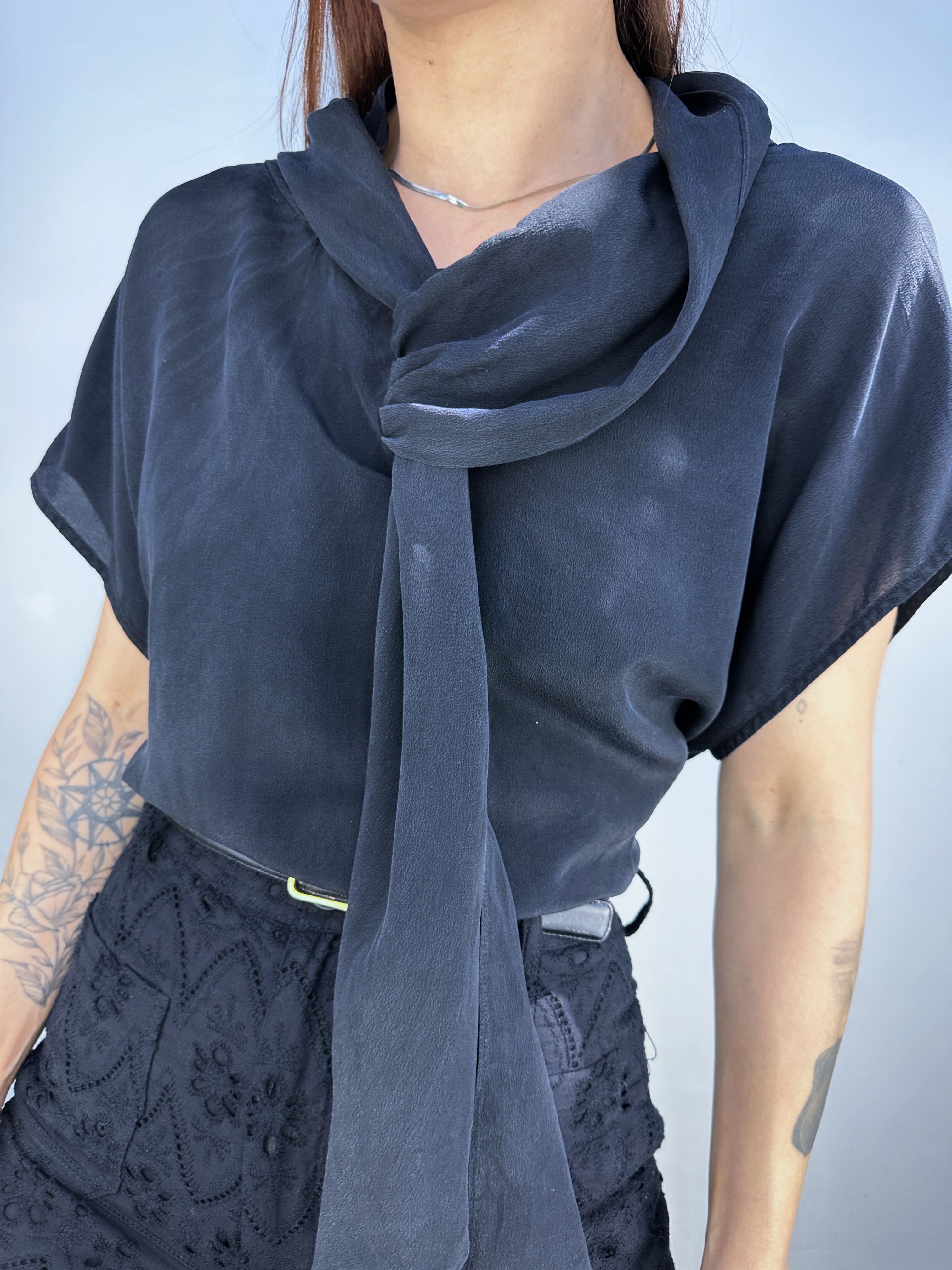 POLERA SEDA NEGRA | L-XL 6