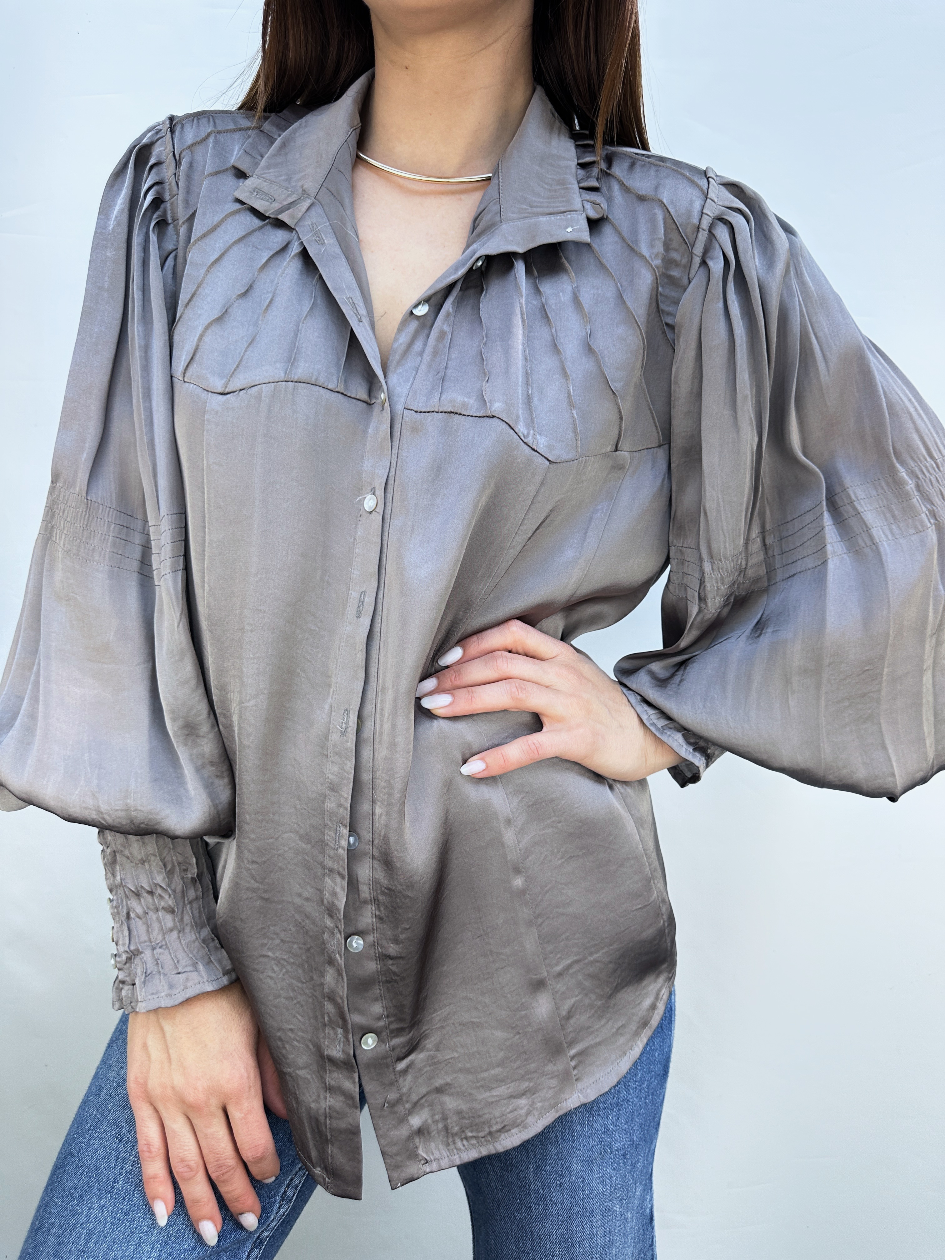 BLUSA TAUPÉ SATINADA I M 4