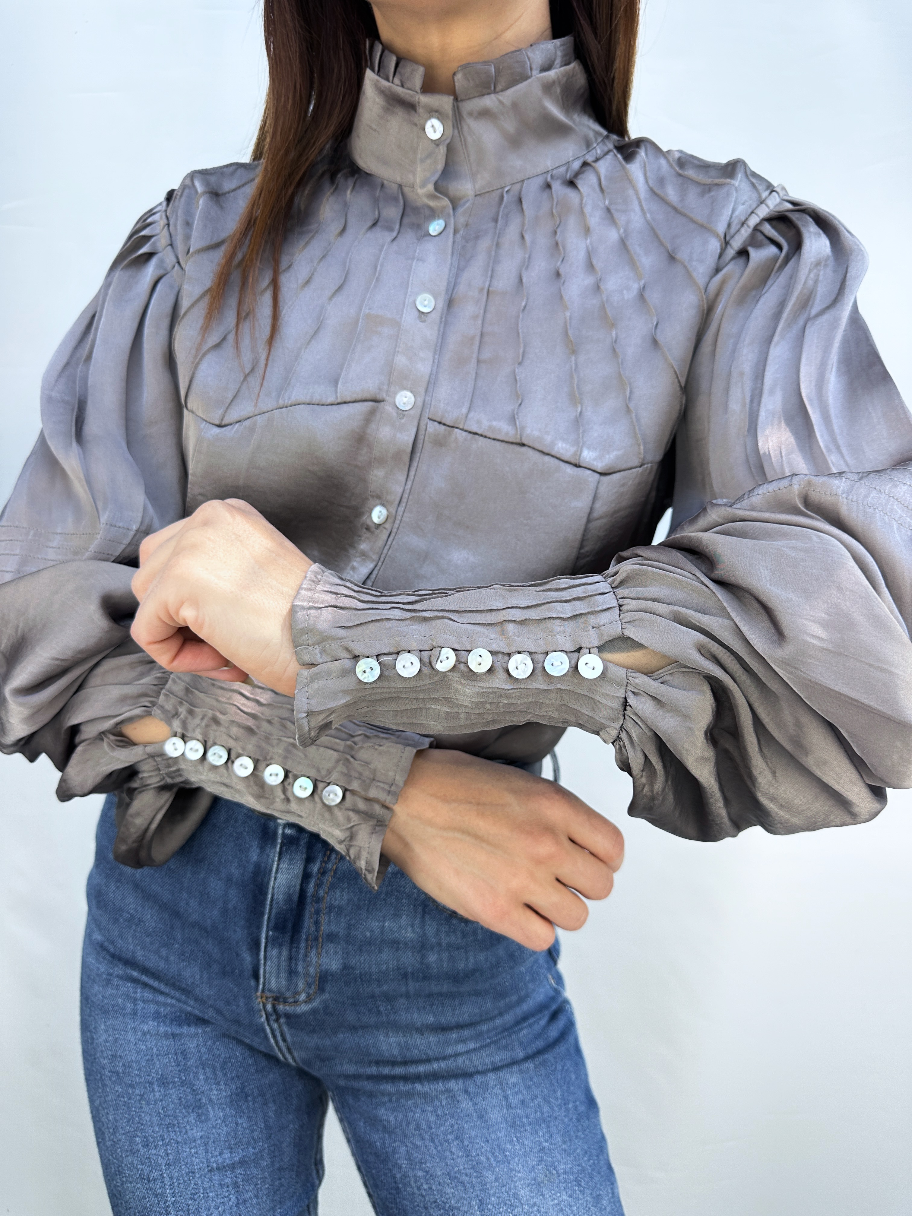 BLUSA TAUPÉ SATINADA I M 2