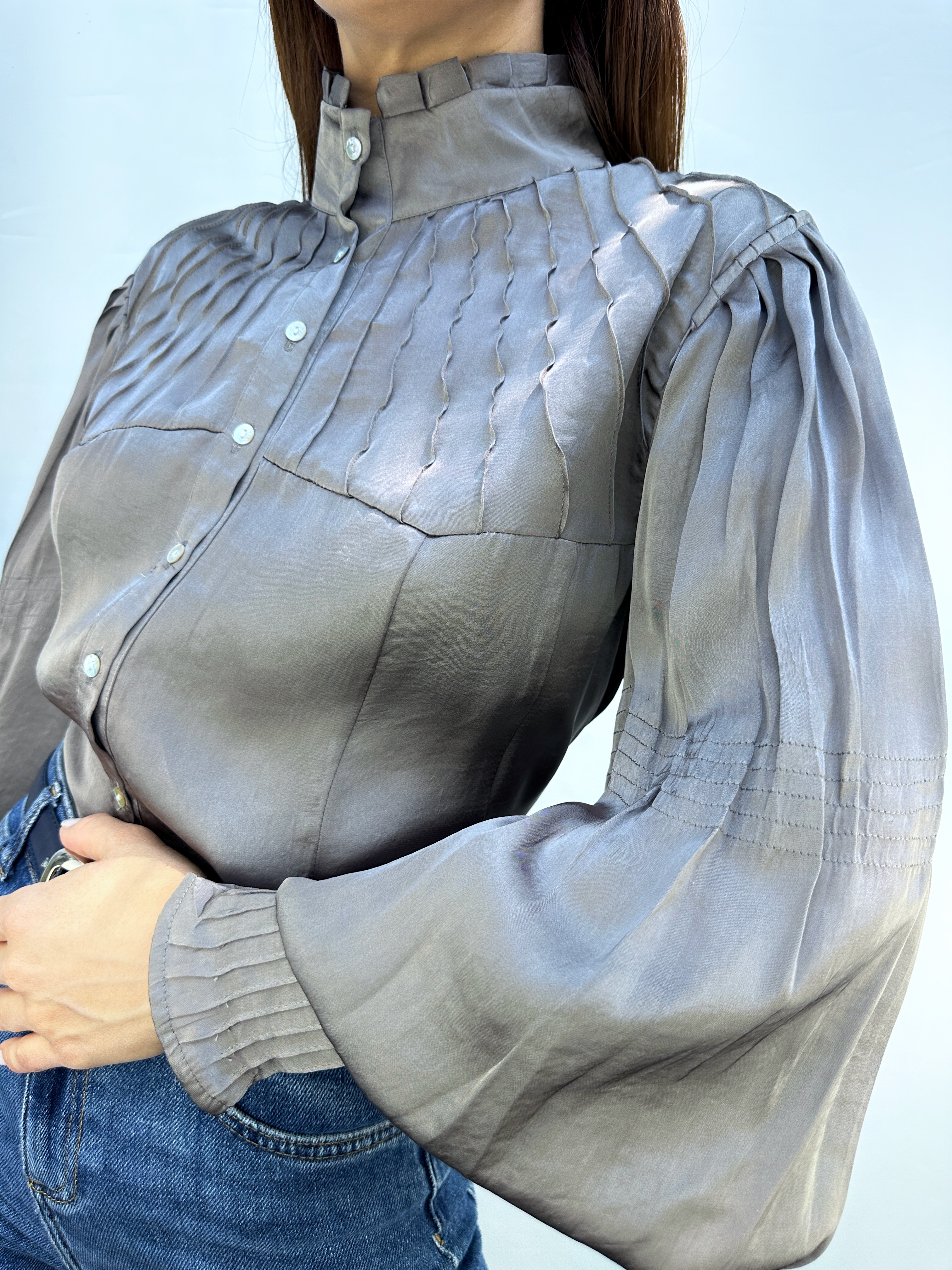 BLUSA TAUPÉ SATINADA I M 8