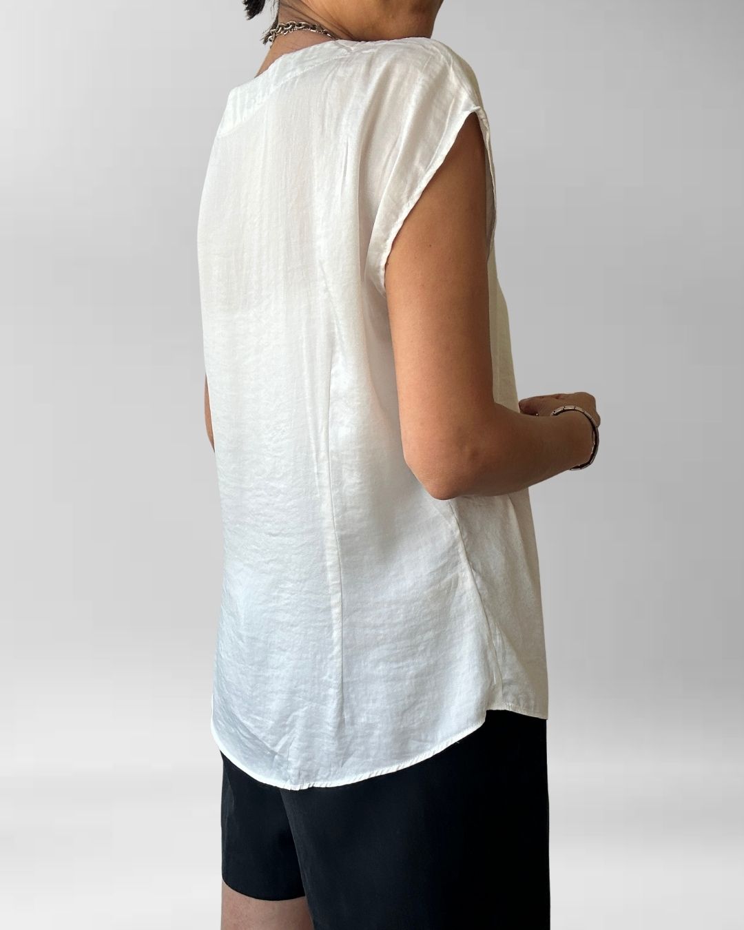 POLERA BLANCA I M 4
