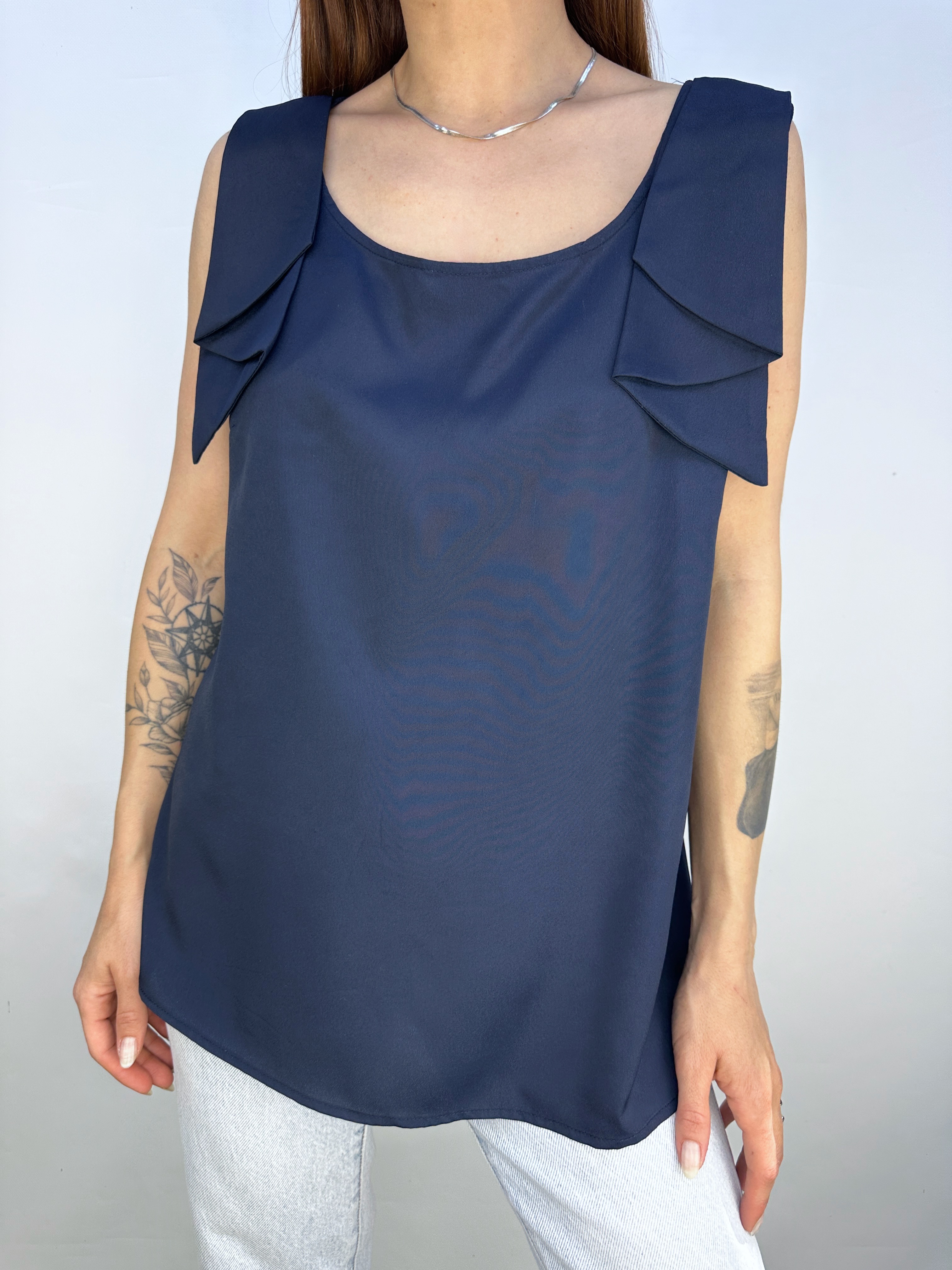 POLERA AZUL MARINO I M 4