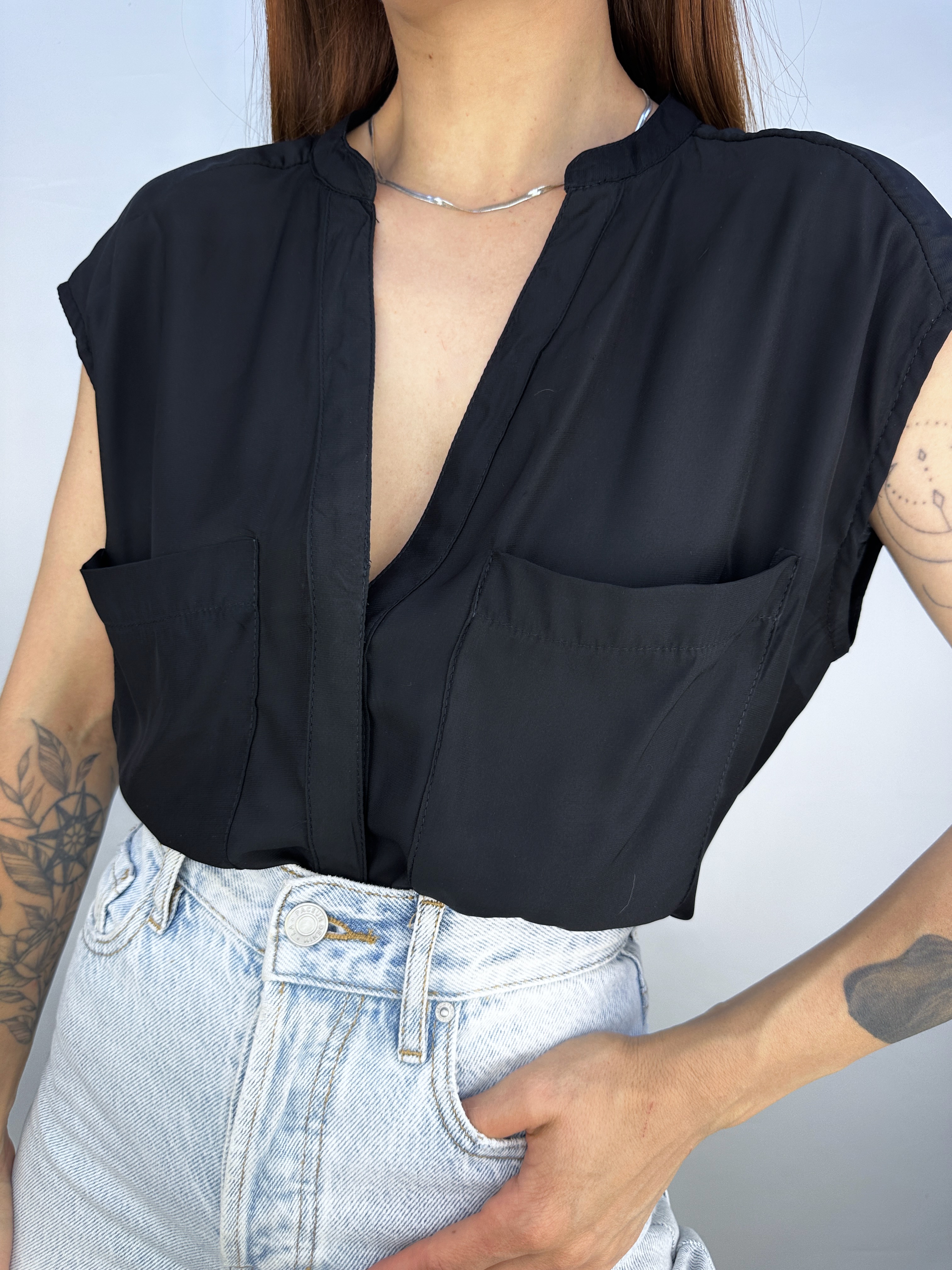 BLUSA SIN MANGAS NEGRA I L-XL 3