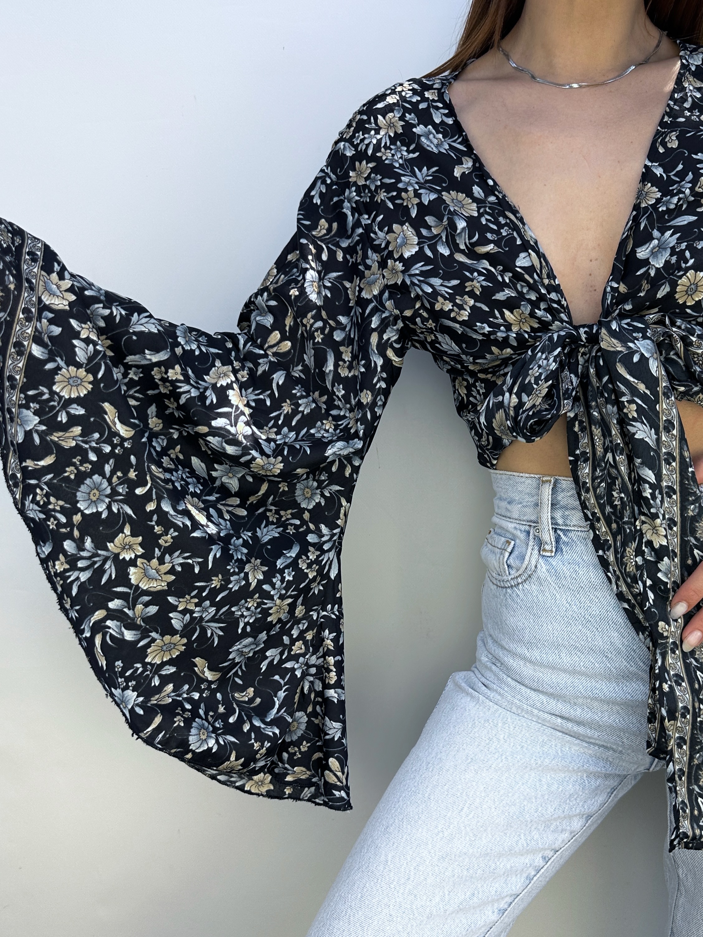 POLERA ENVOLVENTE I L-XL 8