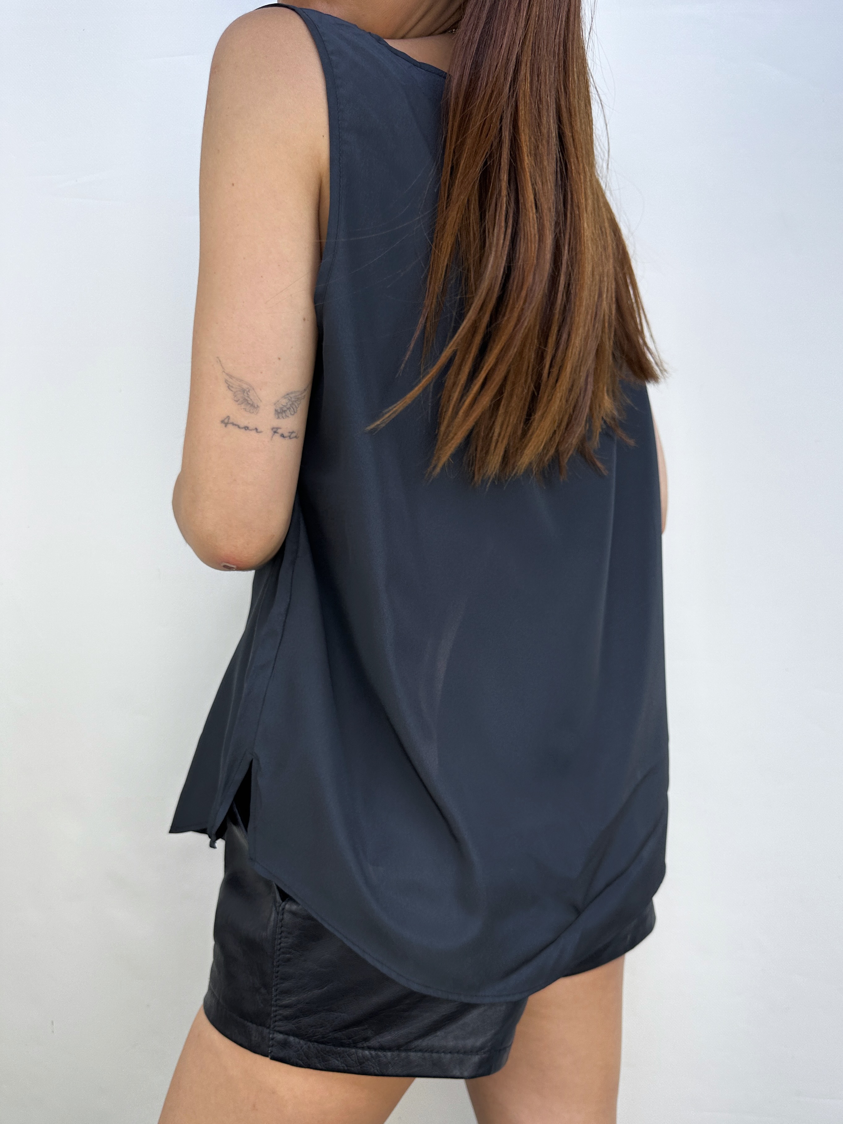 POLERA NEGRA I L-XL 2