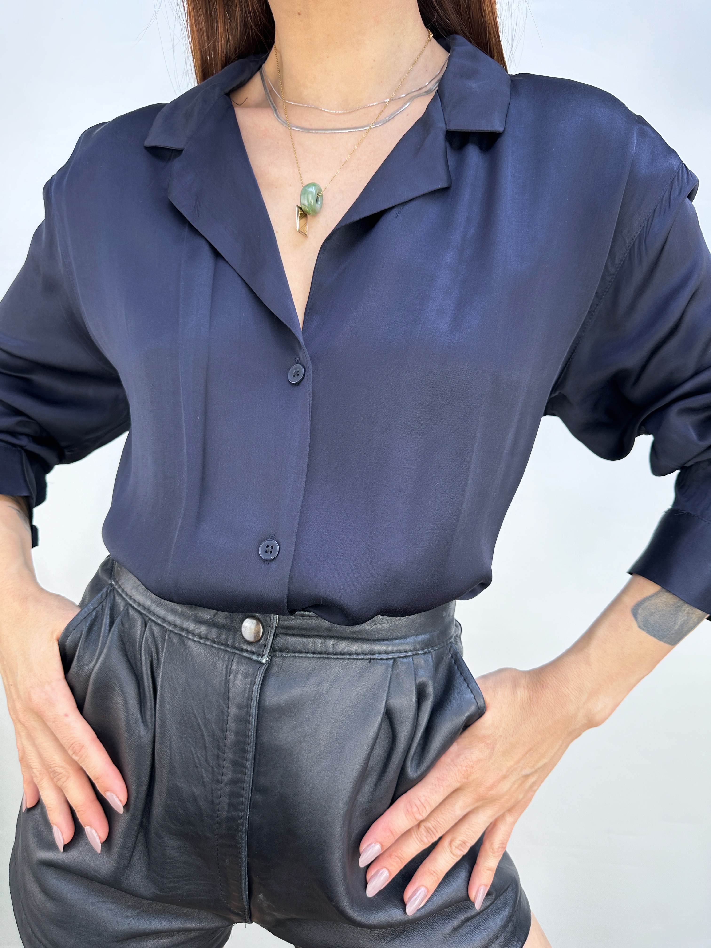 BLUSA NEGRA SATINADA I M 3