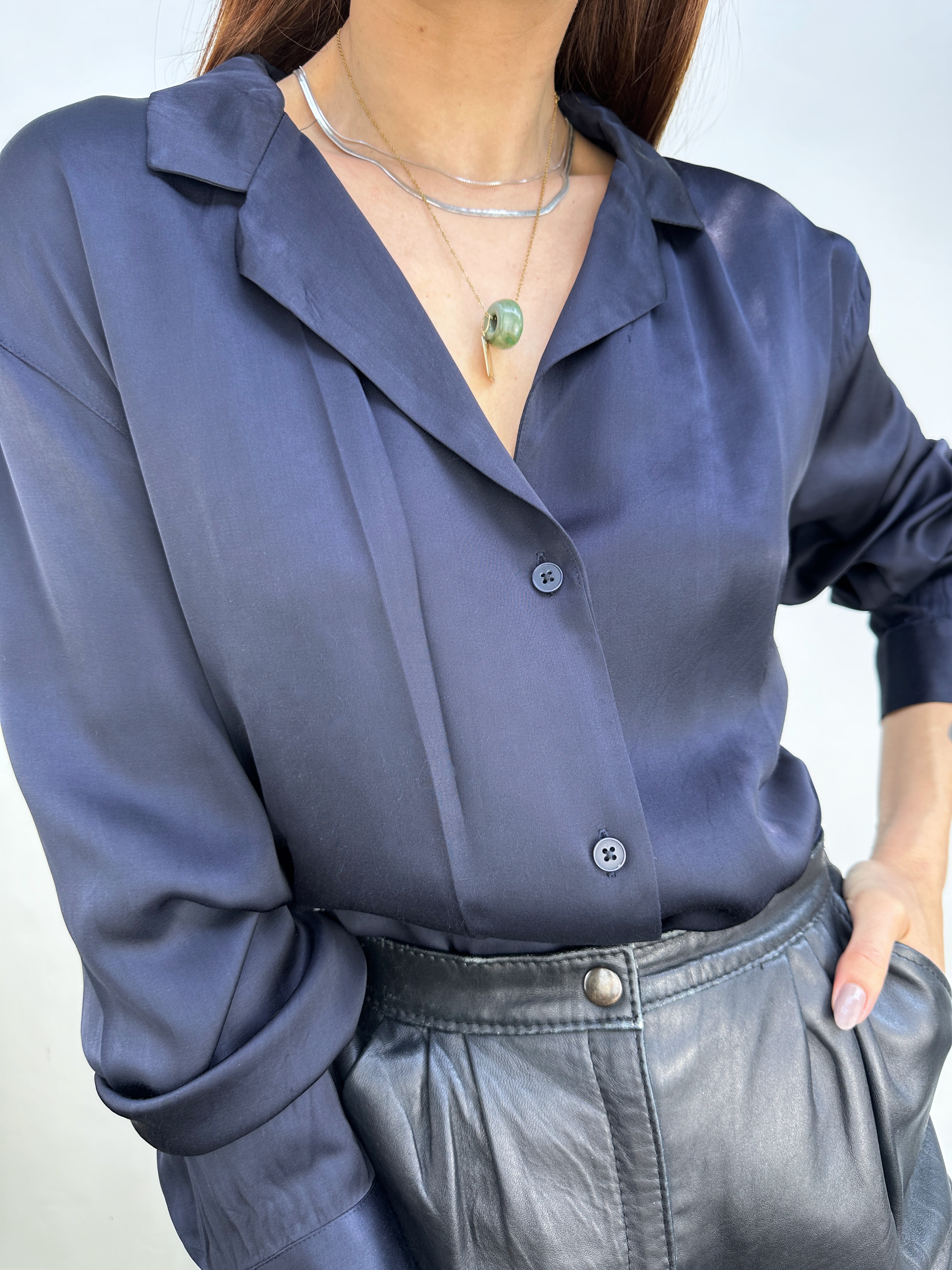 BLUSA NEGRA SATINADA I M 4