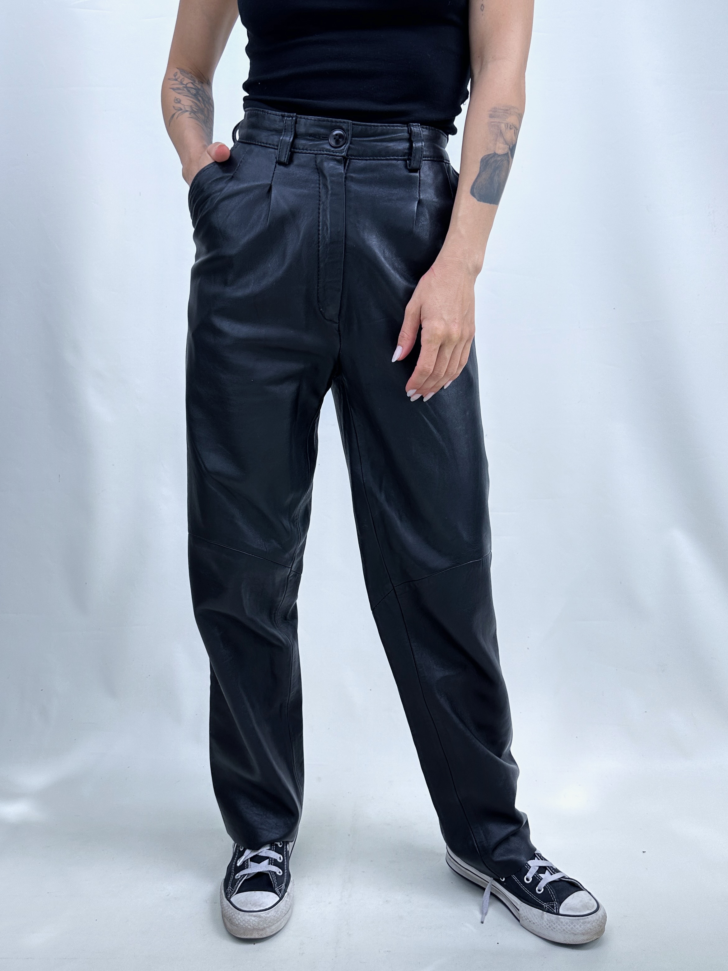 PANTALÓN CUERO NEGRO I 32 4