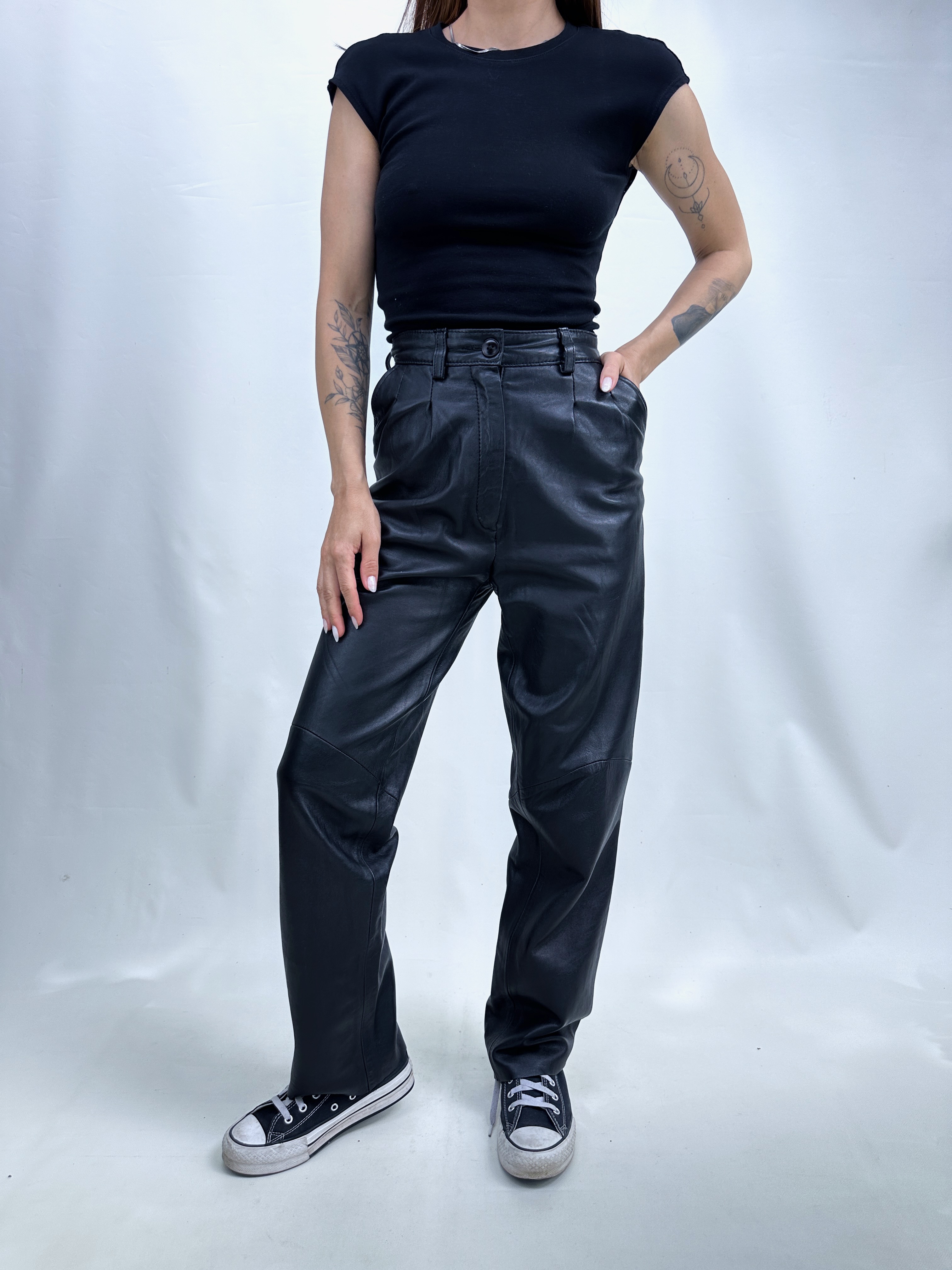 PANTALÓN CUERO NEGRO I 32 6