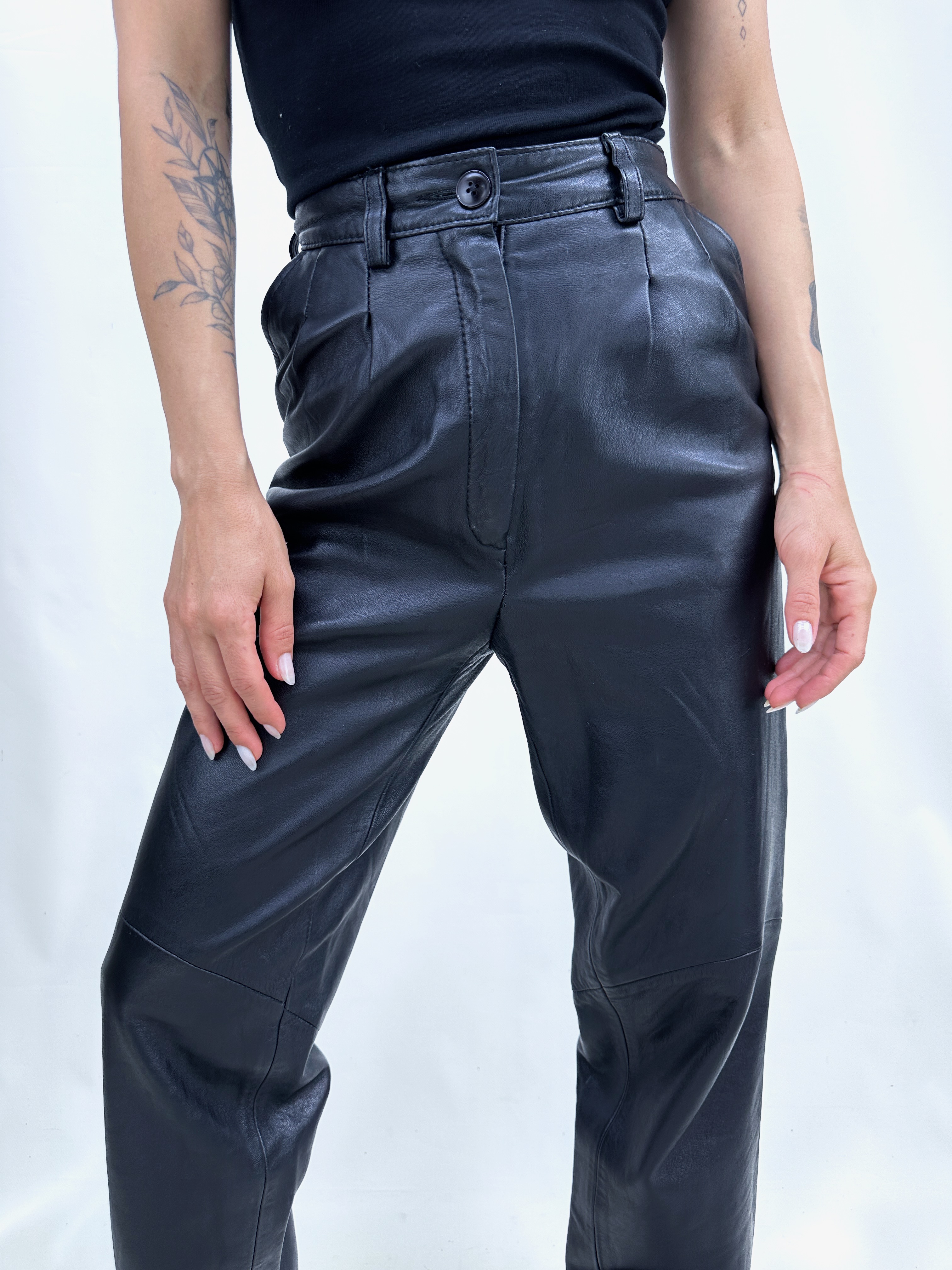 PANTALÓN CUERO NEGRO I 32 1