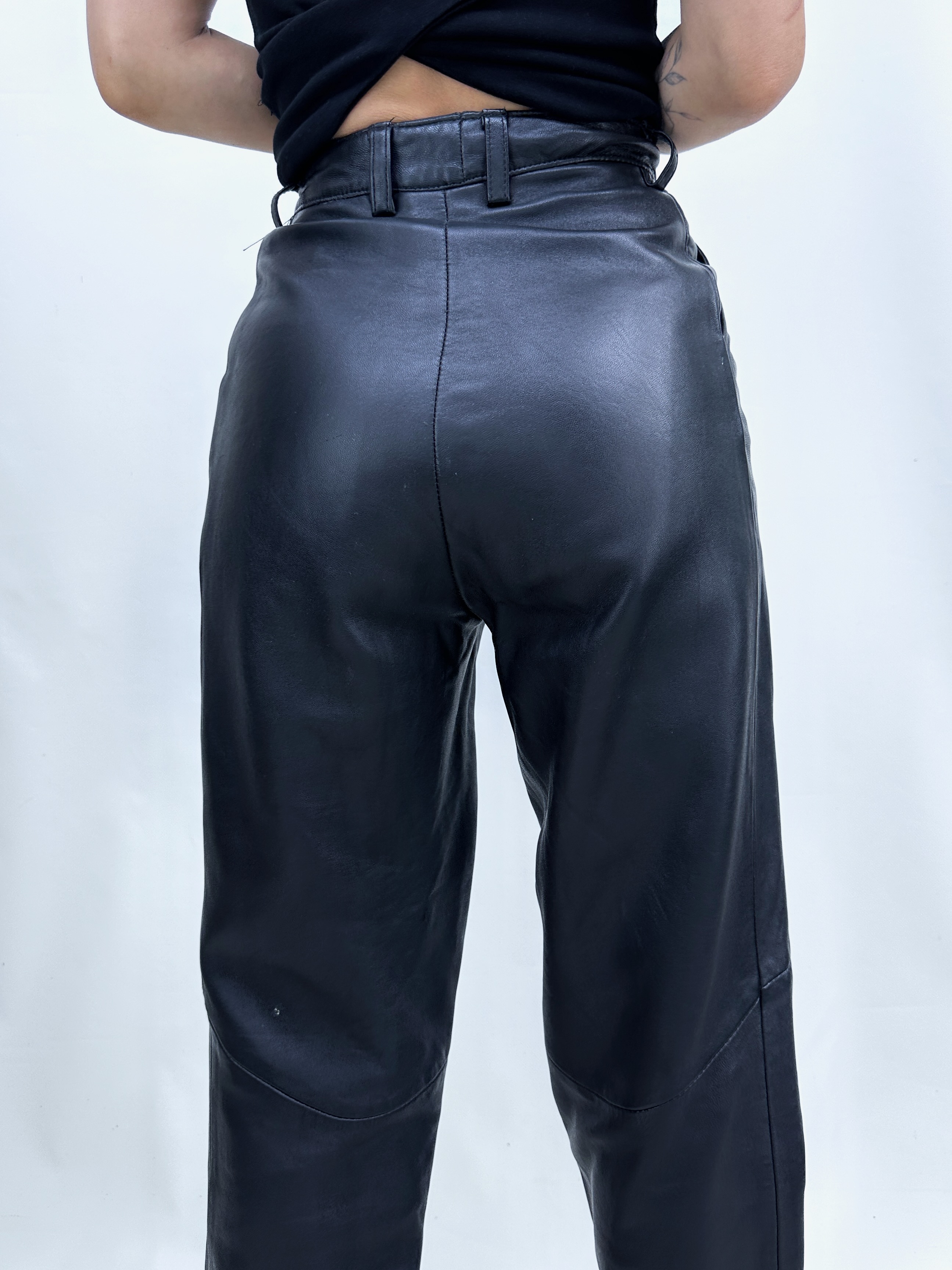 PANTALÓN CUERO NEGRO I 32 3