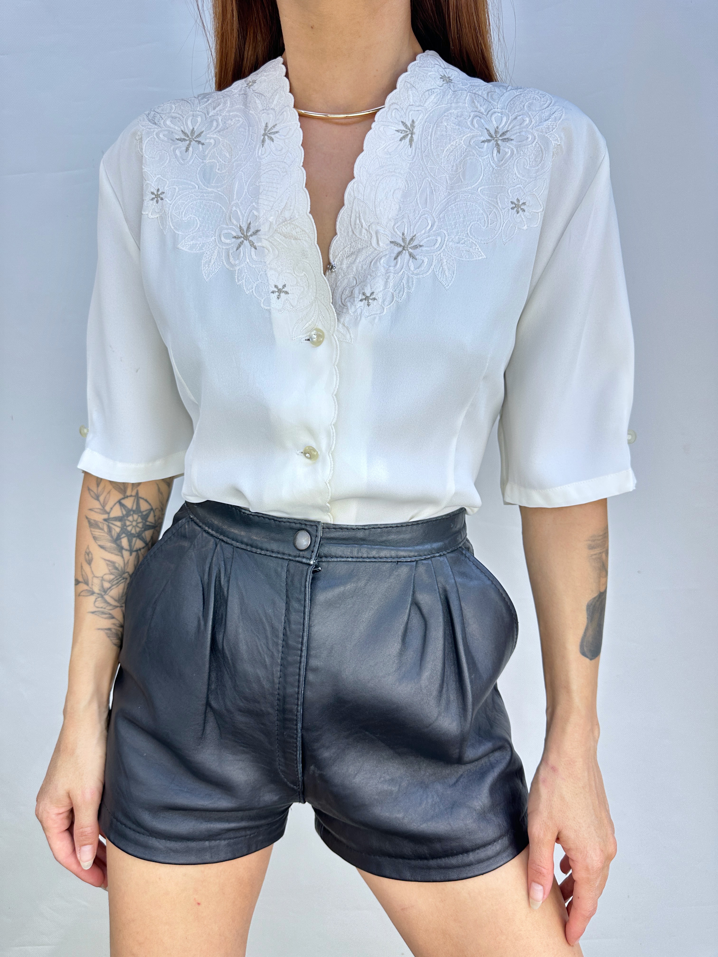 BLUSA VINTAGE BORDADA I M 1