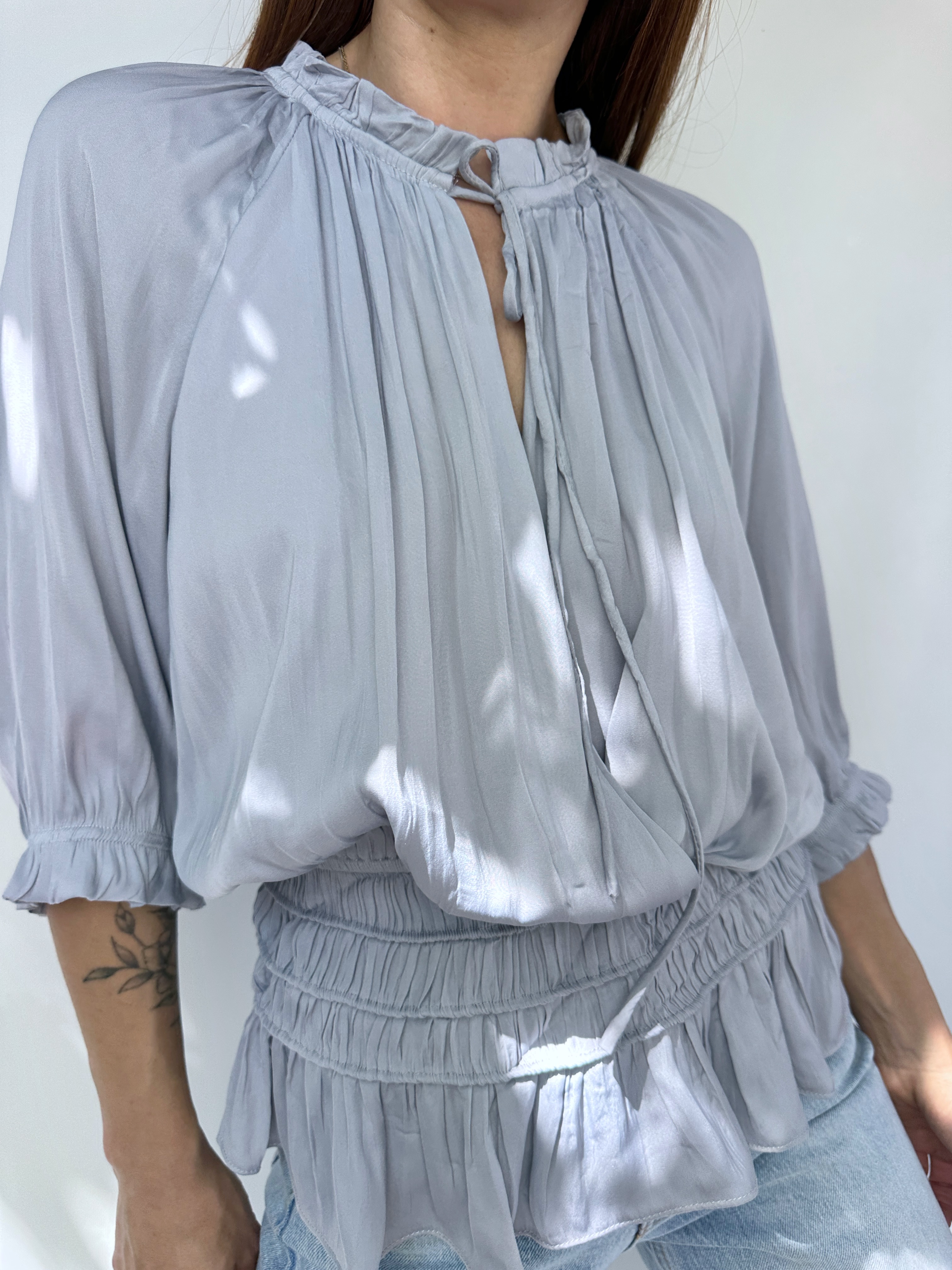 POLERA ENVOLVENTE GRIS PLATA I M 2