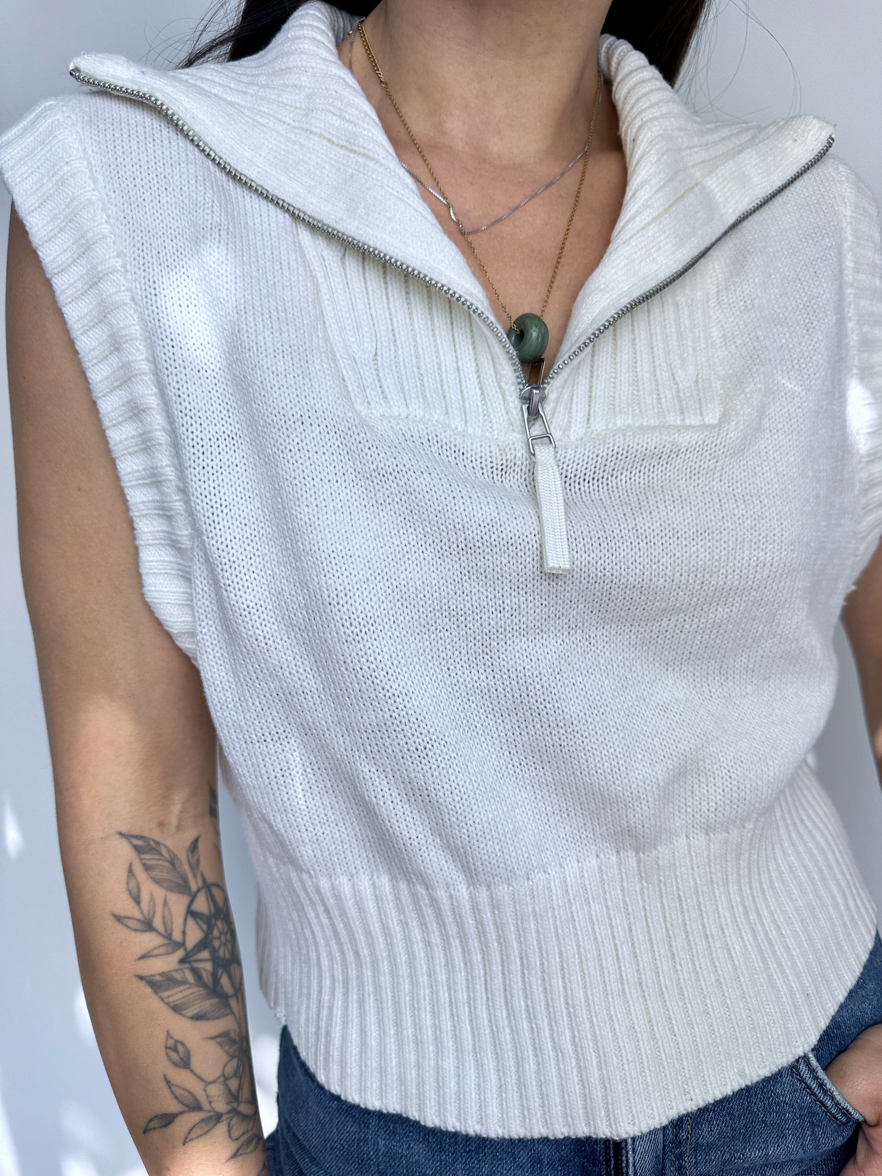 SWEATER VEST DIVIDED I S 3