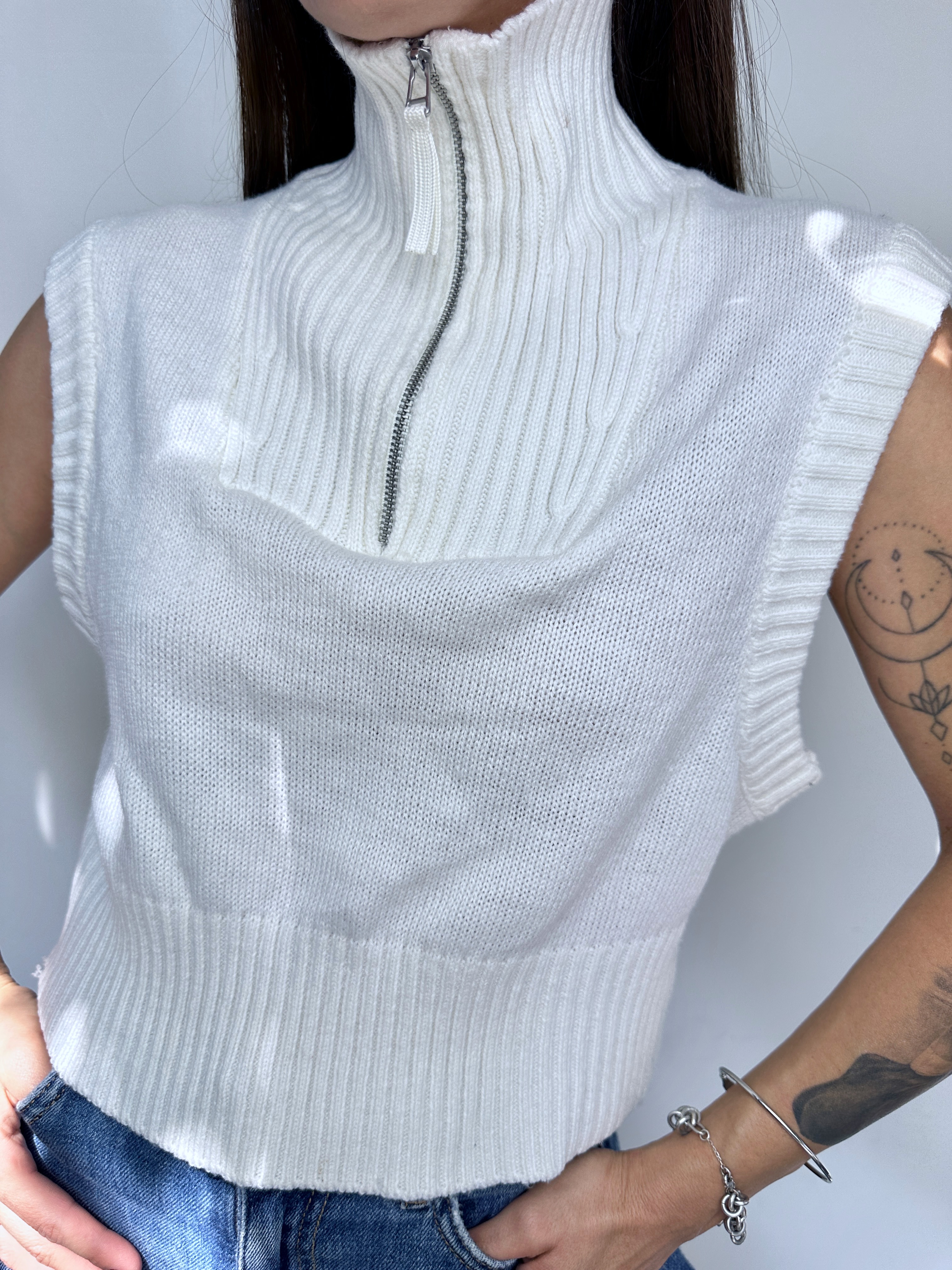 SWEATER VEST DIVIDED I S 4