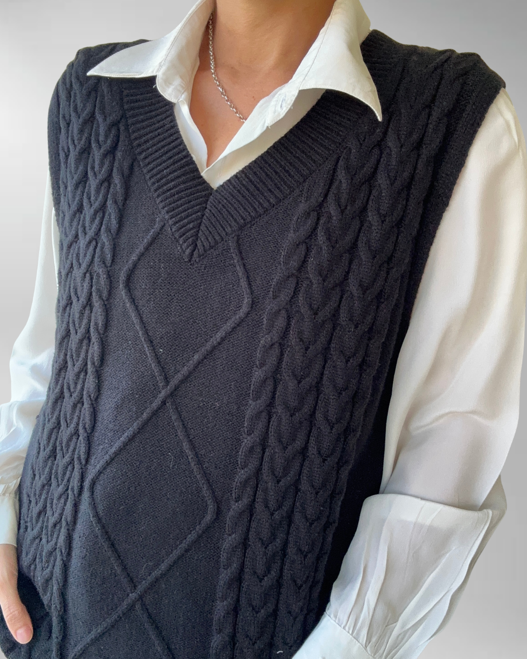 SWEATER VEST TRENZADO NEGRO | L 4