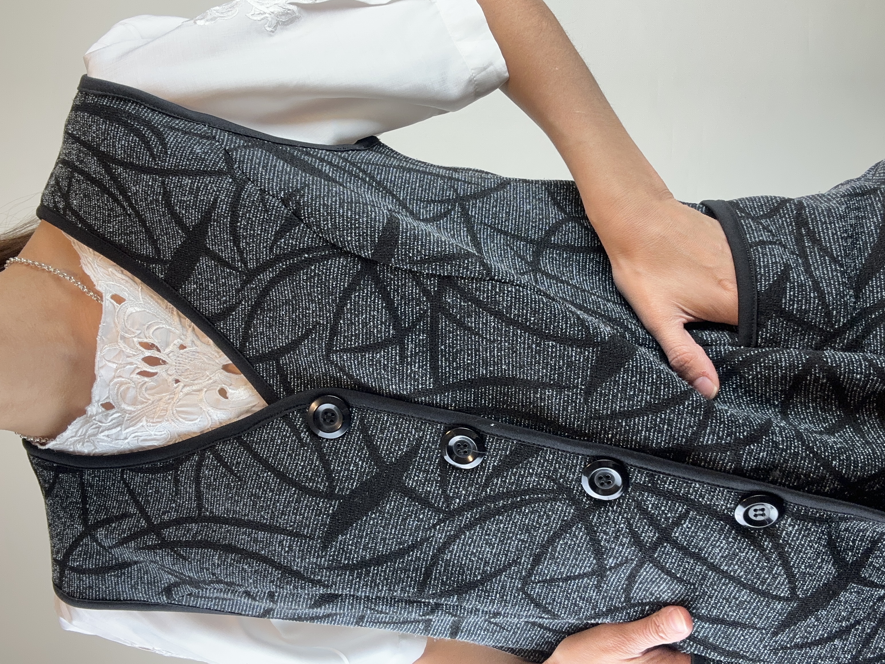 VEST | L  5