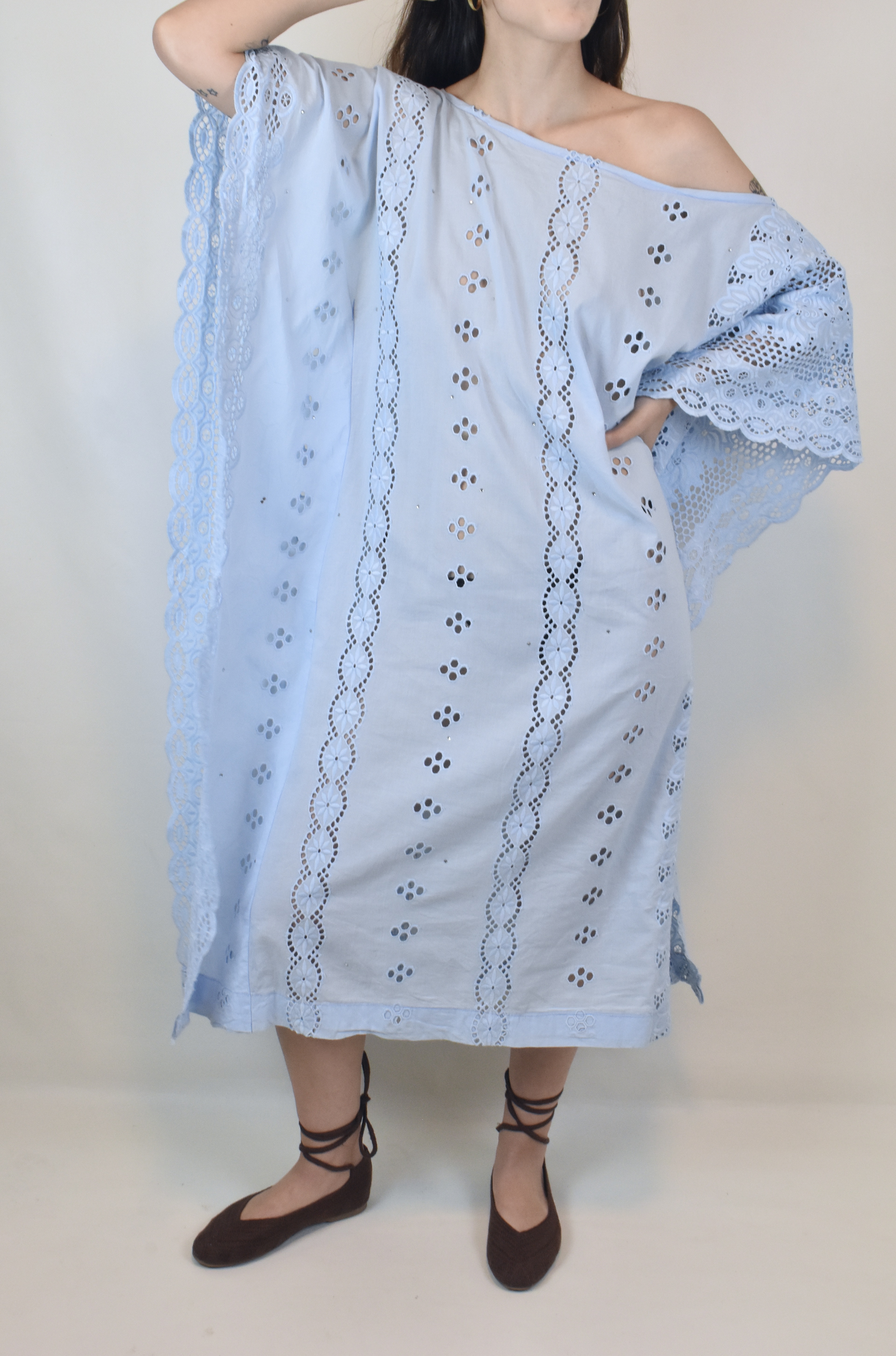 VESTIDO BRODERIE | L 3