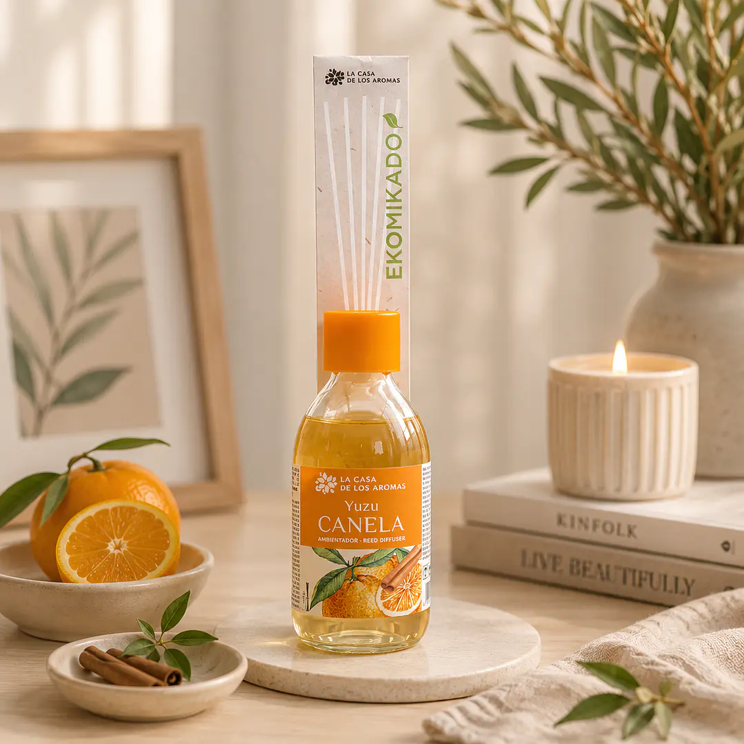 AMBIENTADOR EKOMIKADO CANELA YUZU 230ML LA CASA DE LOS AROMAS 1