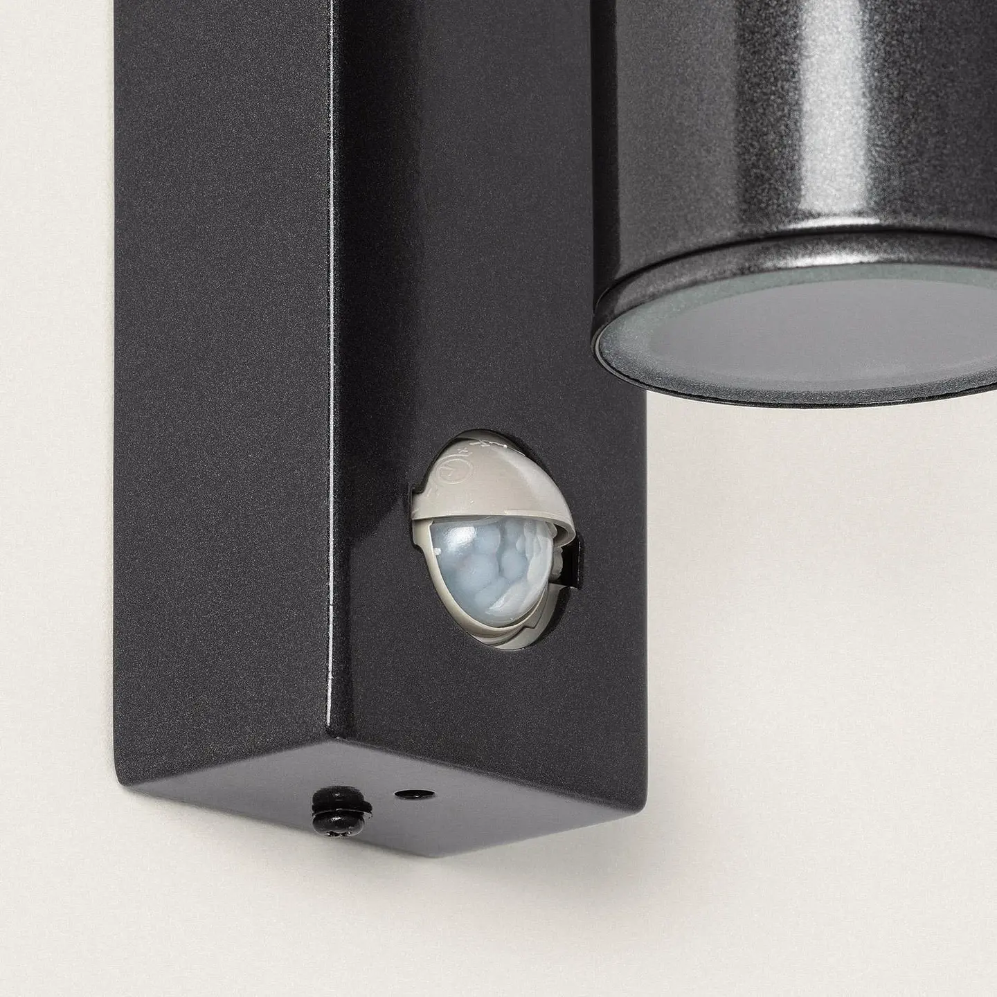 Aplique de parede exterior em alumínio com sensor PIR Pimlico 3