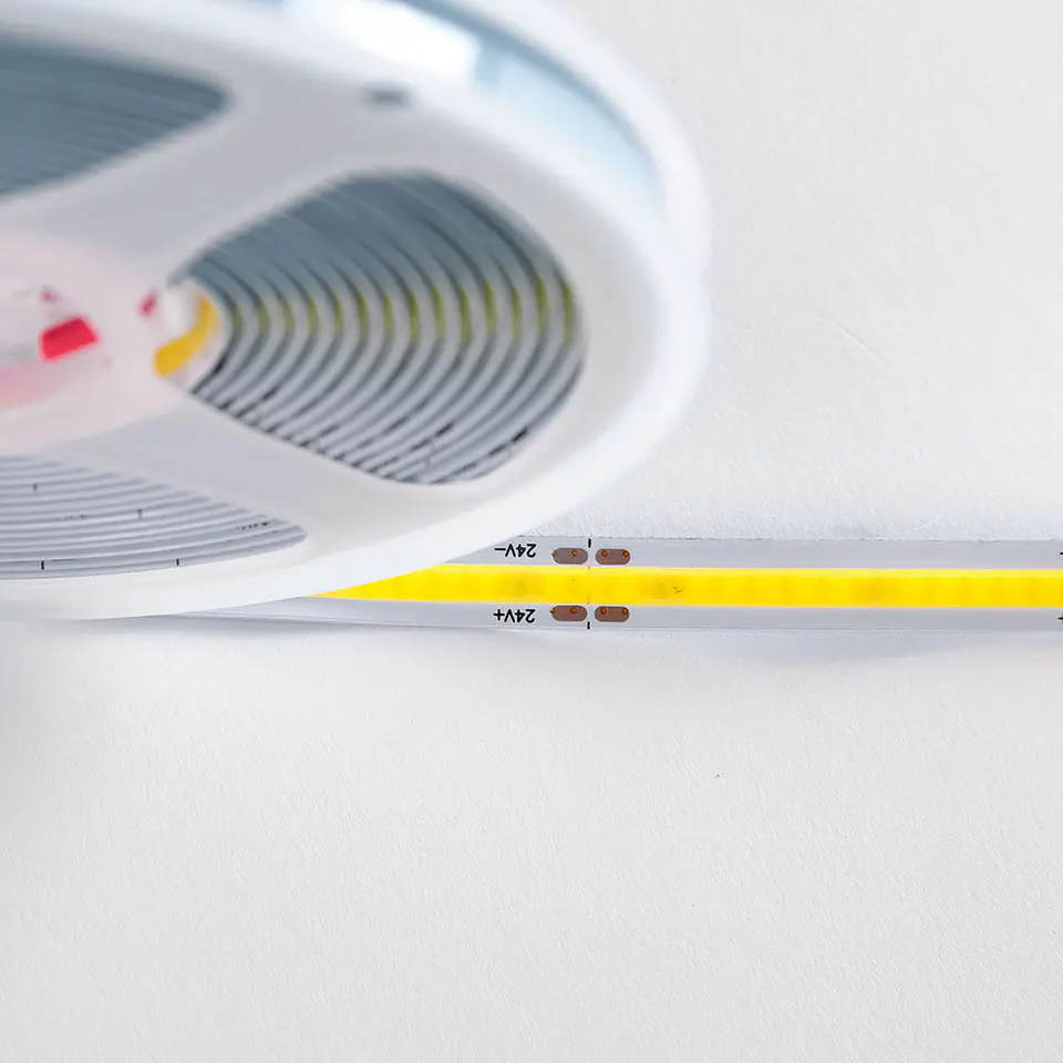 Faixa de 320 LEDs/M 50W 5000Lm CRI90 4200ÂºK COB 24VDC IP20 8mm Largura x5M 40.000H [CA-COB-320-24DC-W]-Branco Natural 4
