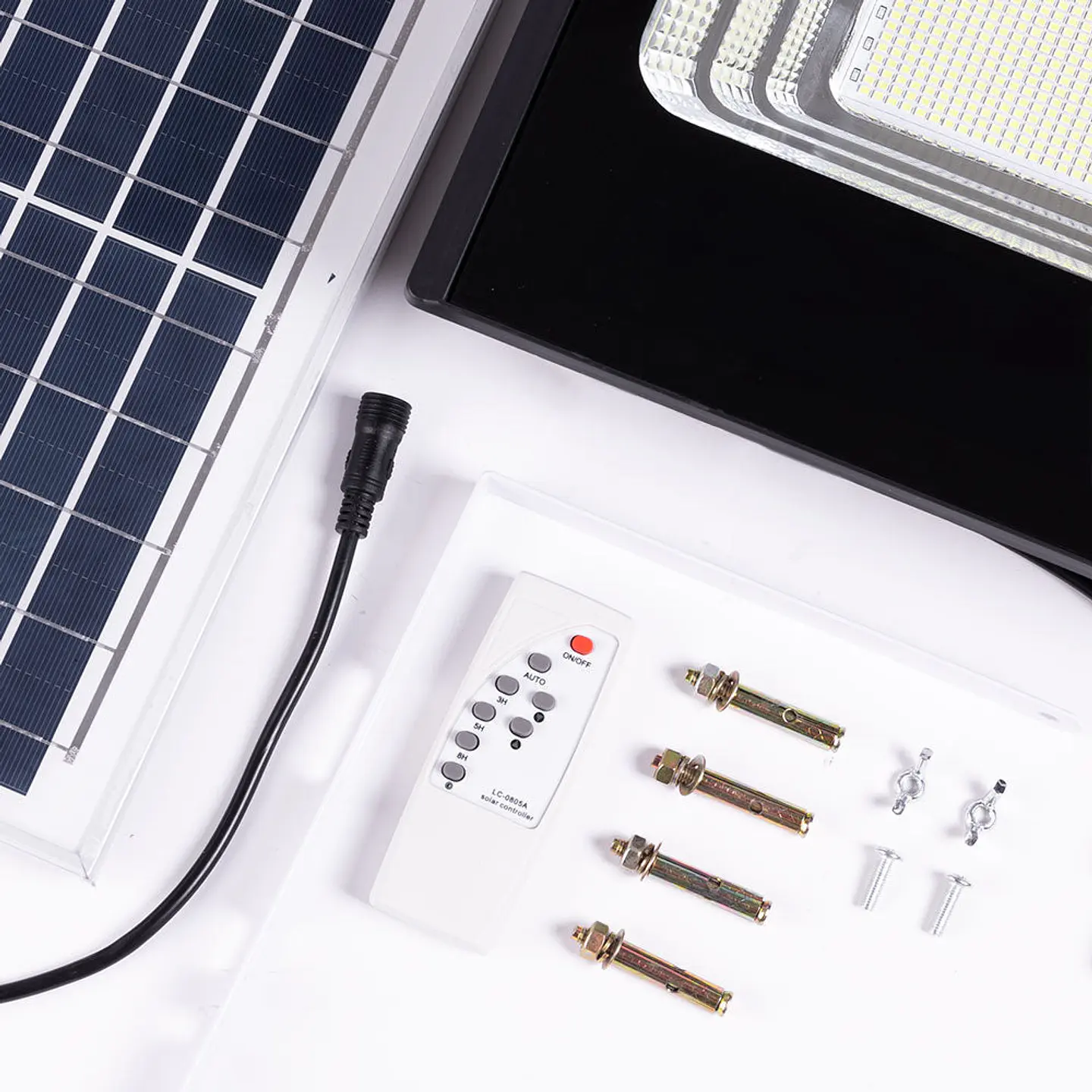 Projetor Solar LED 150W 4000K Painel: 6V/15W Bateria: 3,2V/10000MaH Controle Remoto [HO-SOLARFL-150W-01-W] 6