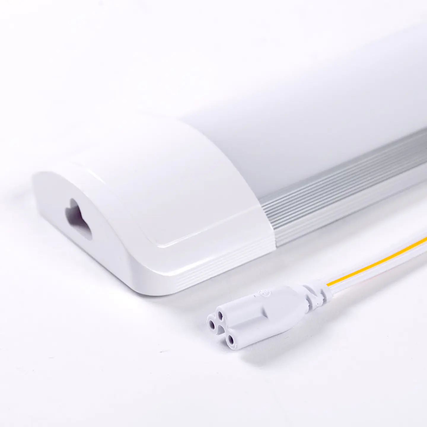 LuminÃ¡ria LED 36W 3240Lm 4000ÂºK SuperfÃ­cie Linear 120Cm 40.000H [HO-CNJHD-1.2M-36W-W] 1