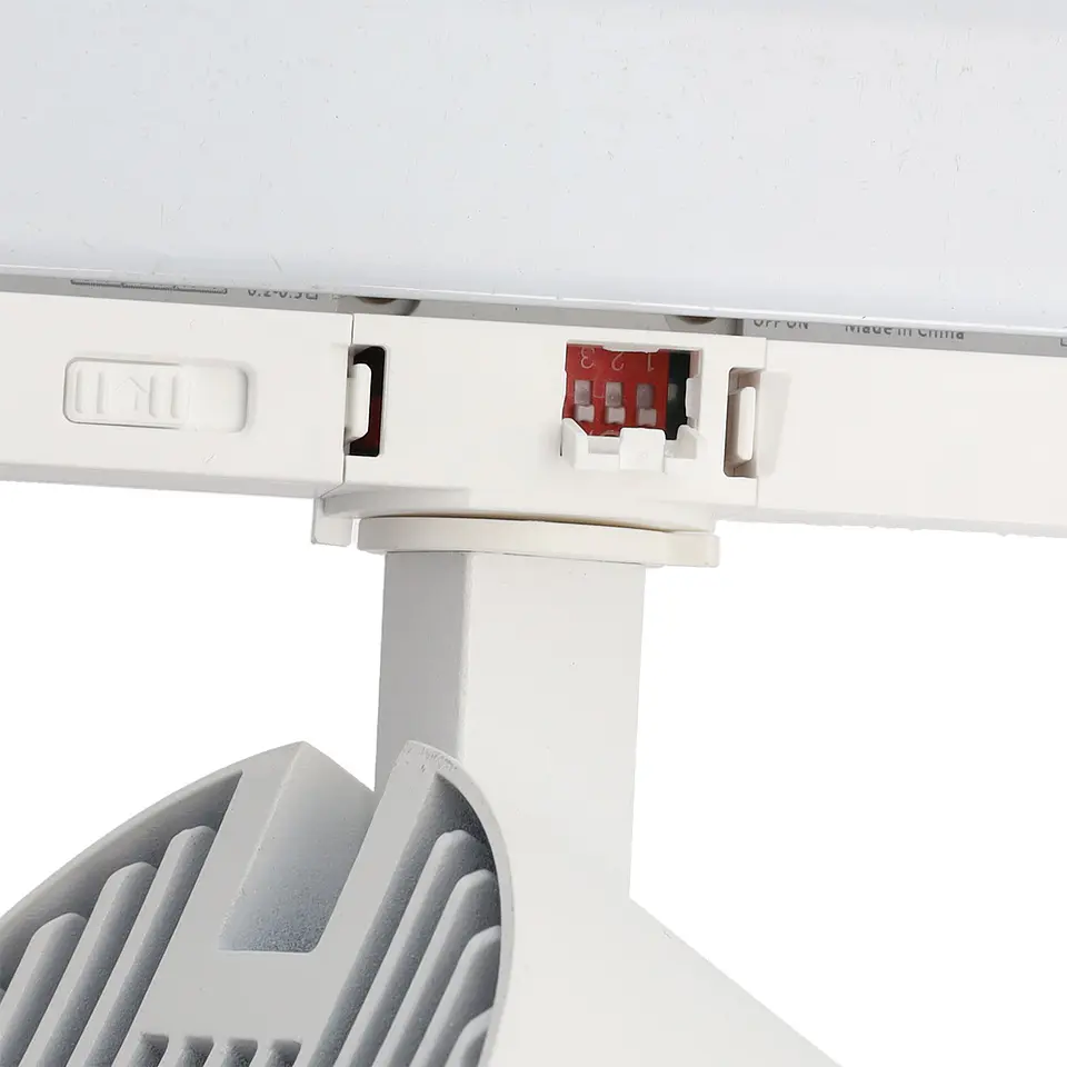 Spot LED de trilho 40W, 90 lm/W, CCT (tonalidade de luz ajustÃ¡vel), Driver Lifud trifÃ¡sico, 50.000 horas 5