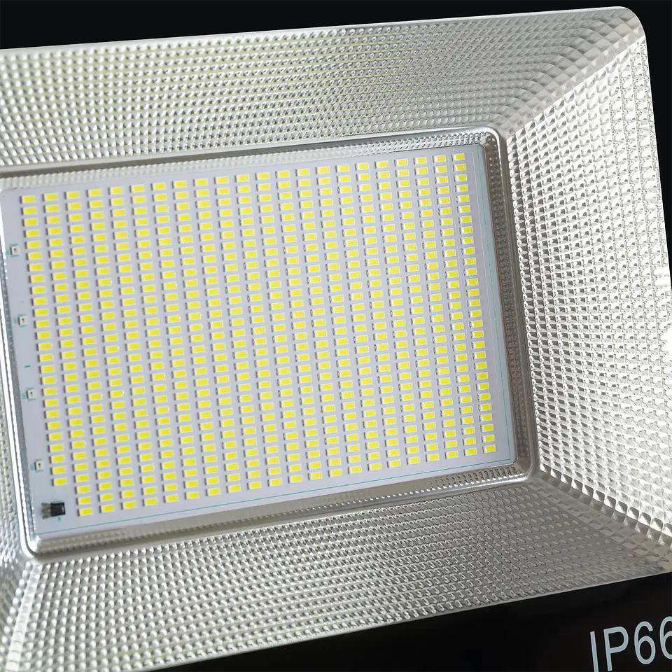 Holofote LED 200W 20.000Lm 6000ÂºK Sensor Solar 200W + Painel de Controle Remoto 6V/30W 40.000H [HO-626006-CW] 3