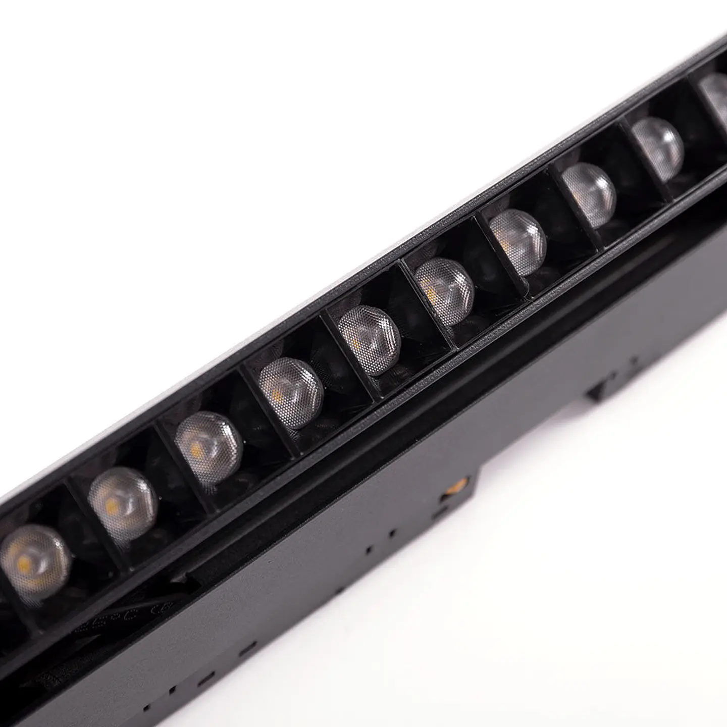 LuminÃ¡ria LED 12W 918Lm CRI90 3000ÂºK 22Cm Trilho MagnÃ©tico 40.000H [WR-WR20-ZD2-12W-WW] 5