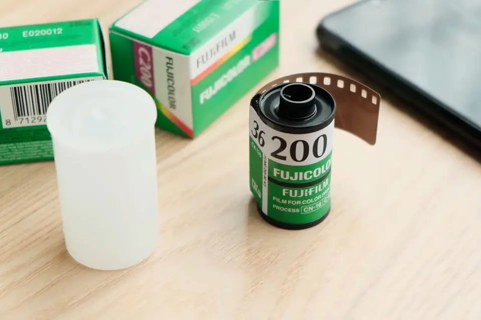 Fujifilm 200 · 35mm · 36 exp 2