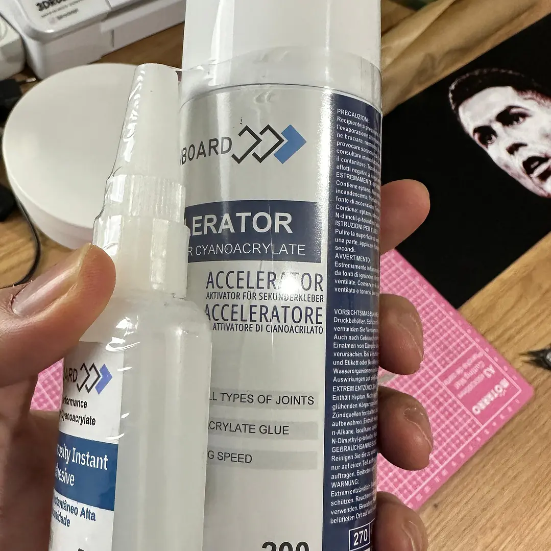 Kit: cianoacrilato alta viscosidade 50 g + ativador 200 ml 3