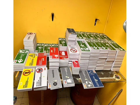 Confección de señaléticas